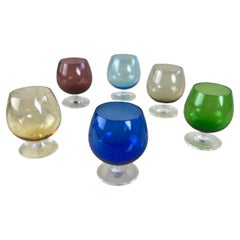 Juego de 6 copas pequeñas de coñac de mediados de siglo en cristal de Murano coloreado, años 50