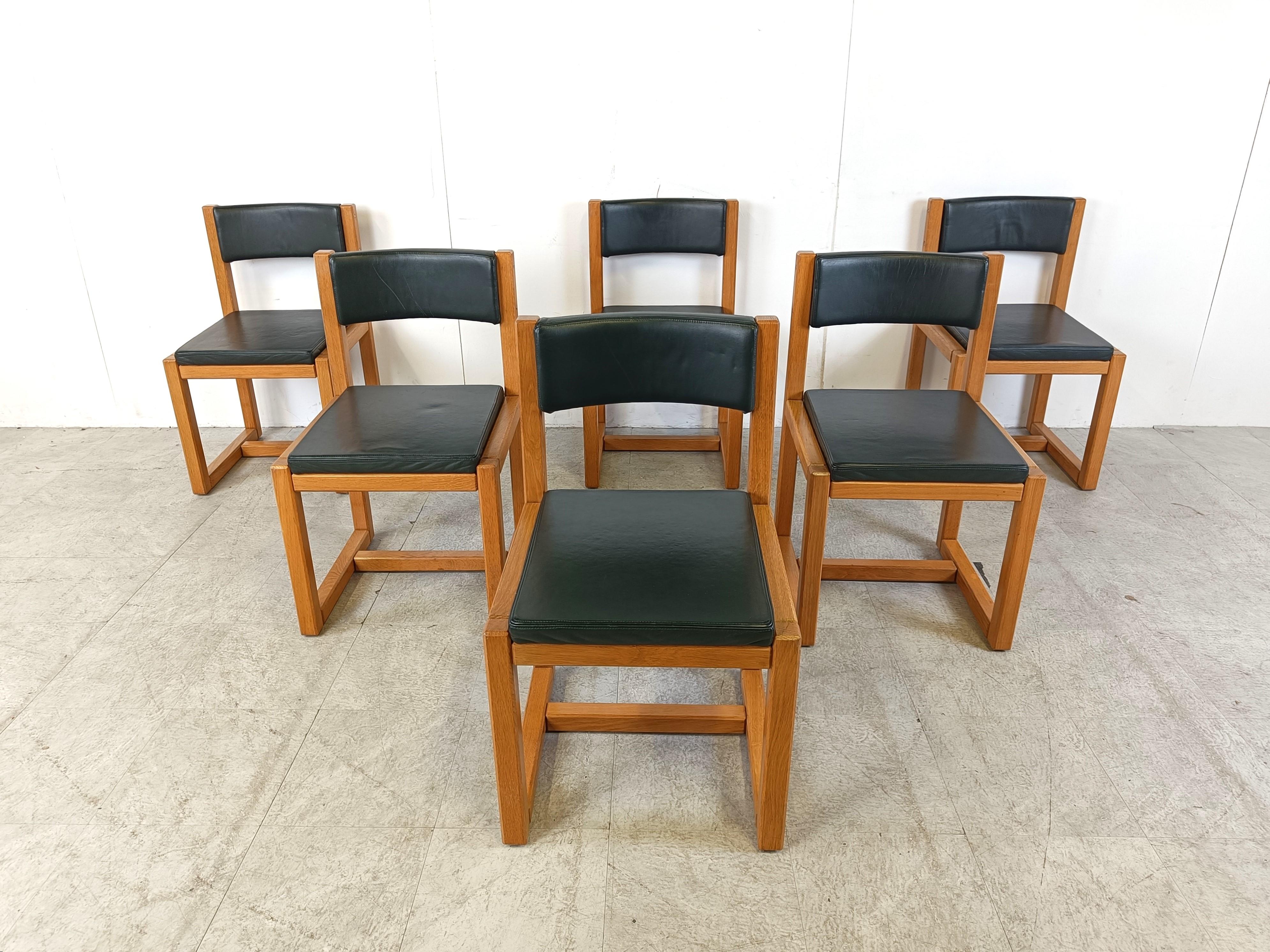 Brutalist Set of 6 solid oak and leather dining chairs, 1970s For Sale