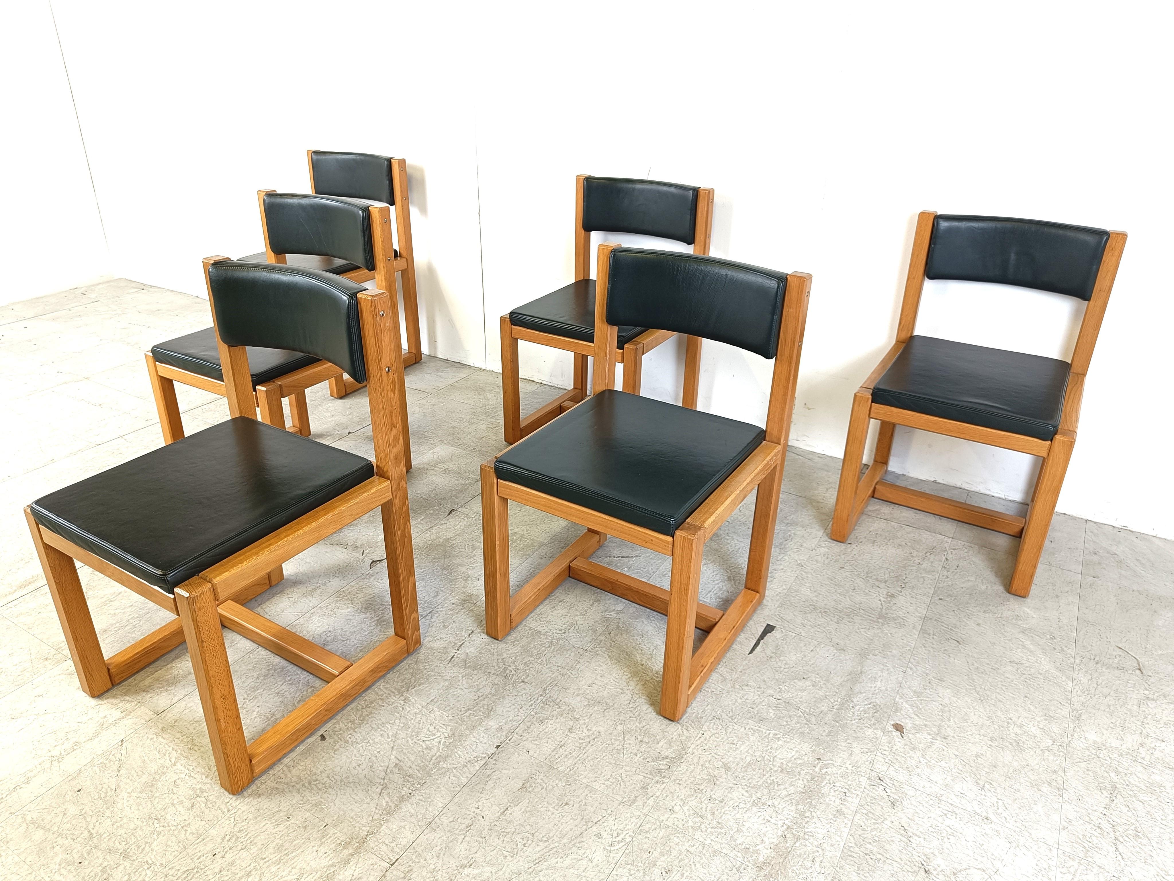 Late 20th Century Set of 6 solid oak and leather dining chairs, 1970s For Sale