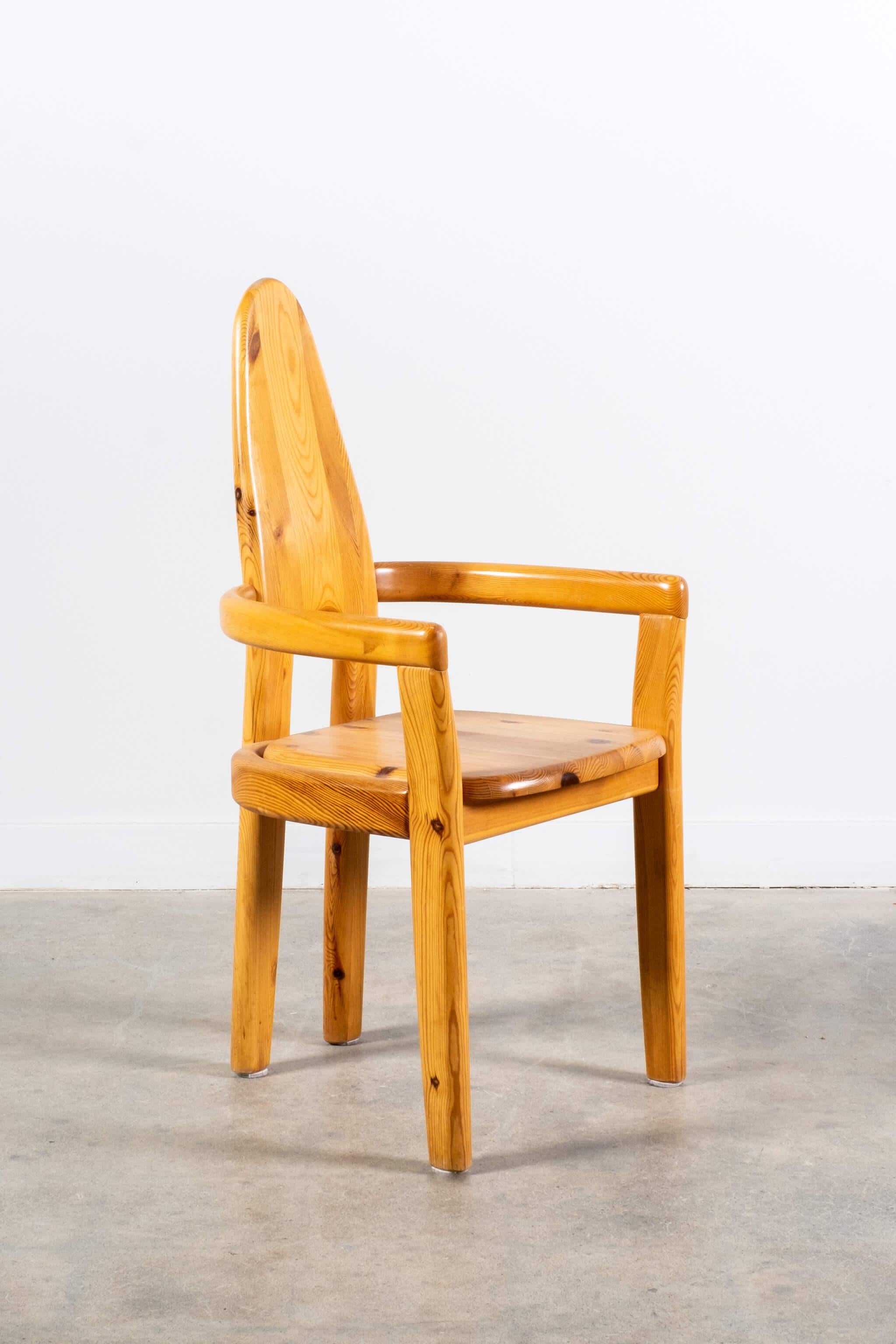 6 Stühle aus massivem Kiefernholz mit hoher Rückenlehne von Rainer Daumiller, 1970er Jahre im Zustand „Gut“ im Angebot in Toronto, CA