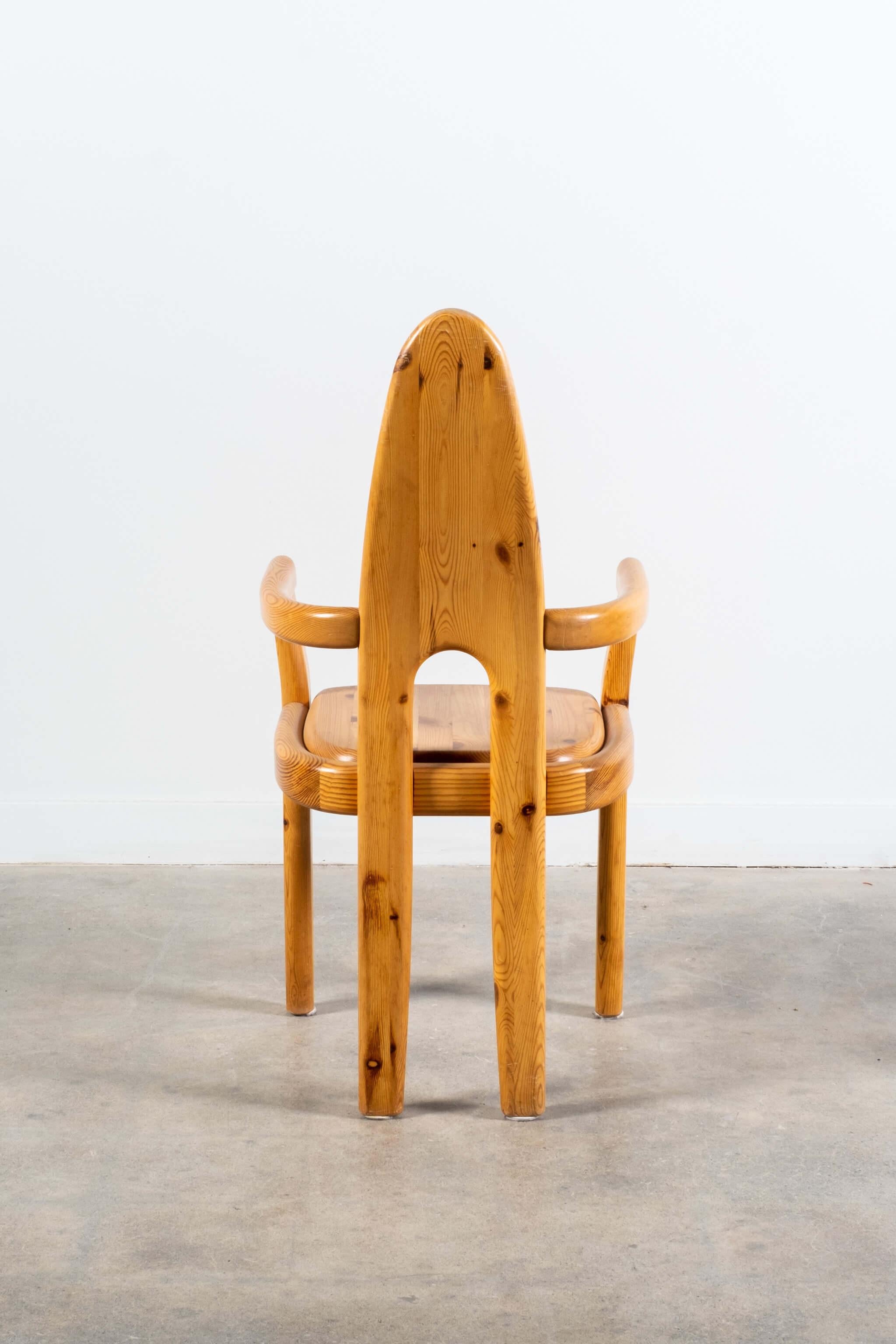 6 Stühle aus massivem Kiefernholz mit hoher Rückenlehne von Rainer Daumiller, 1970er Jahre im Angebot 1