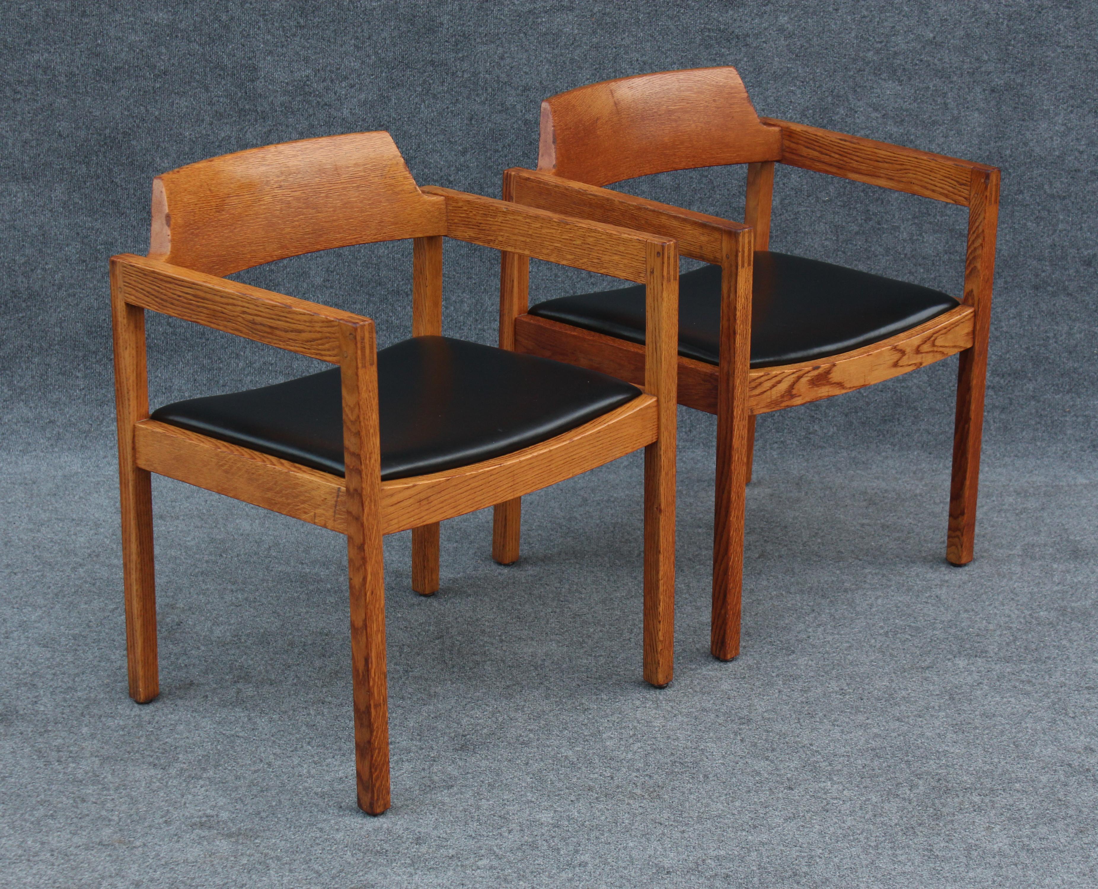Late 20th Century Set of 6 Solid Quartersawn Oak Arm or Dining Chairs in Black Leather by Gunlocke For Sale