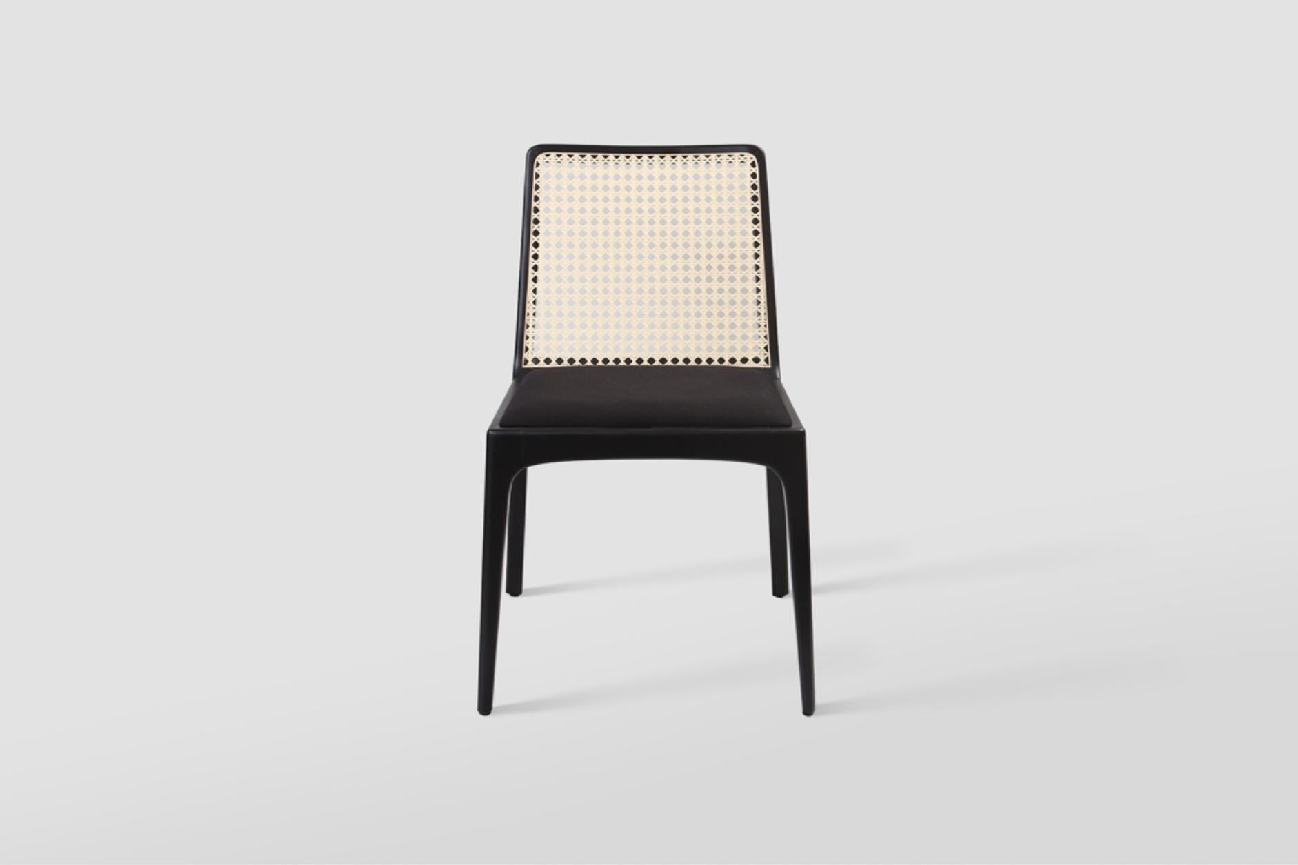 Américain Ensemble de 6 chaisesJulia en bois massif ébène, noires, paille et tissu en vente