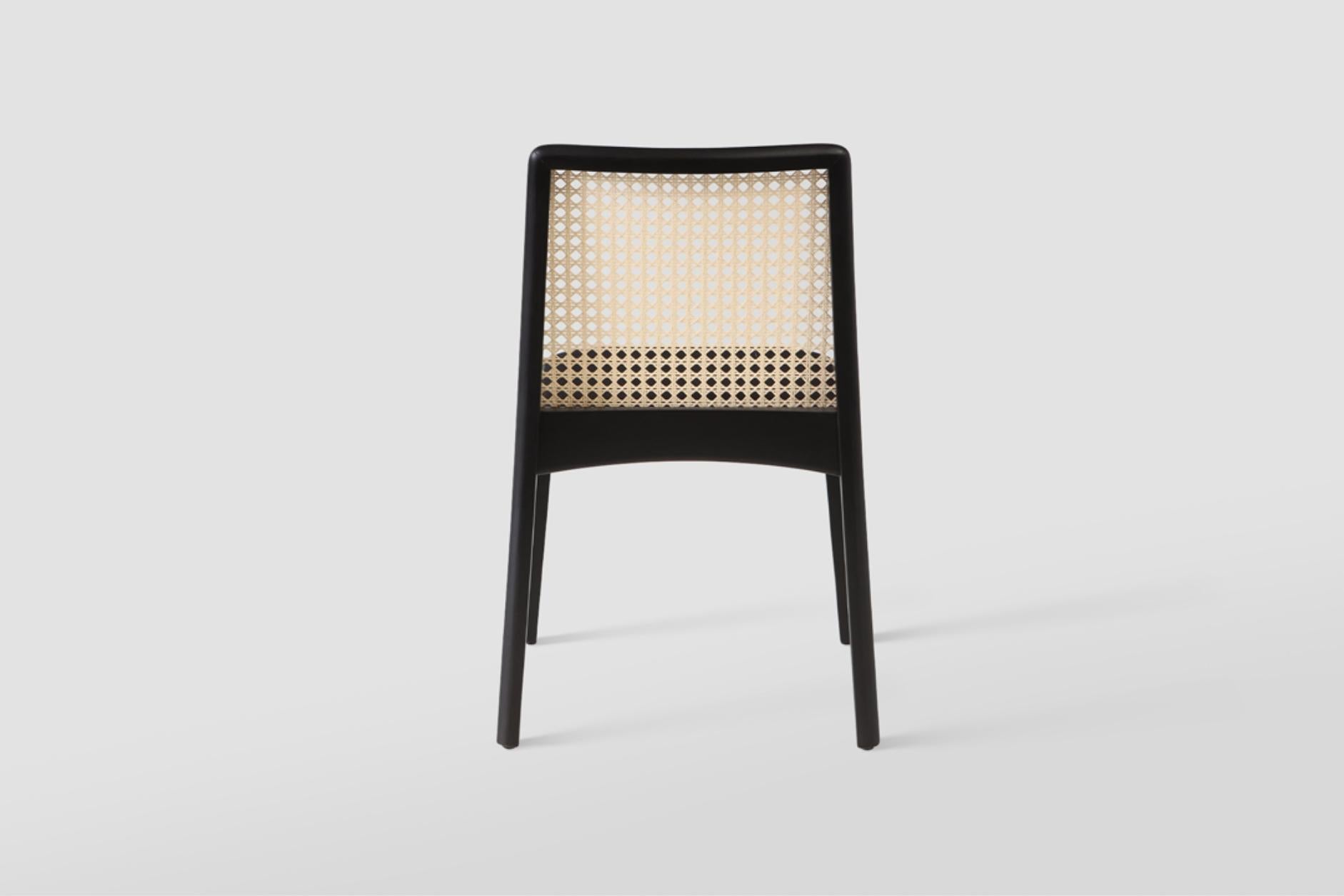XXIe siècle et contemporain Ensemble de 6 chaisesJulia en bois massif ébène, noires, paille et tissu en vente