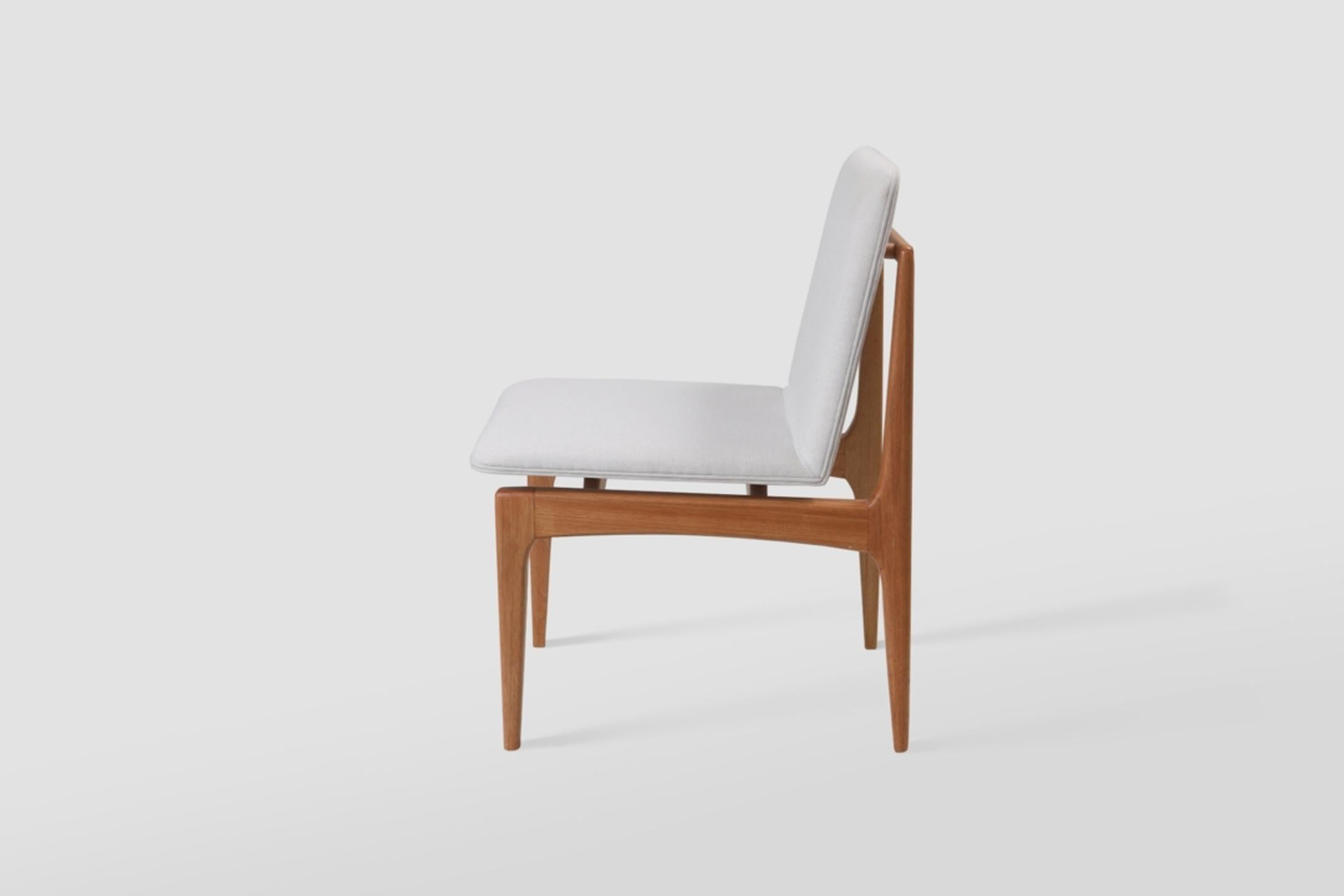 Ensemble de 6 chaises Oscar en bois massif avec tissu en cuir naturel en vente 5