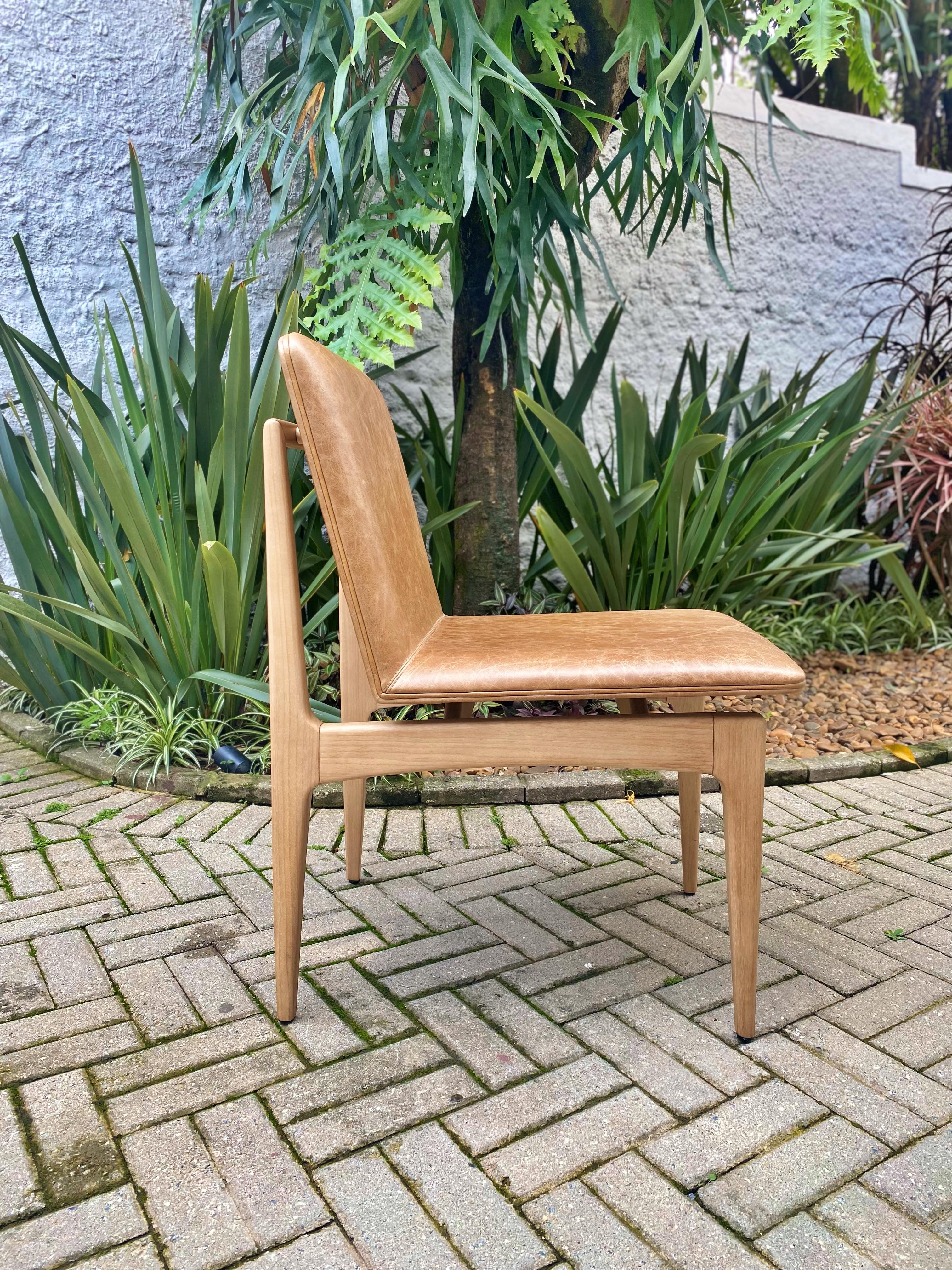 XXIe siècle et contemporain Ensemble de 6 chaises Oscar en bois massif avec tissu en cuir naturel en vente