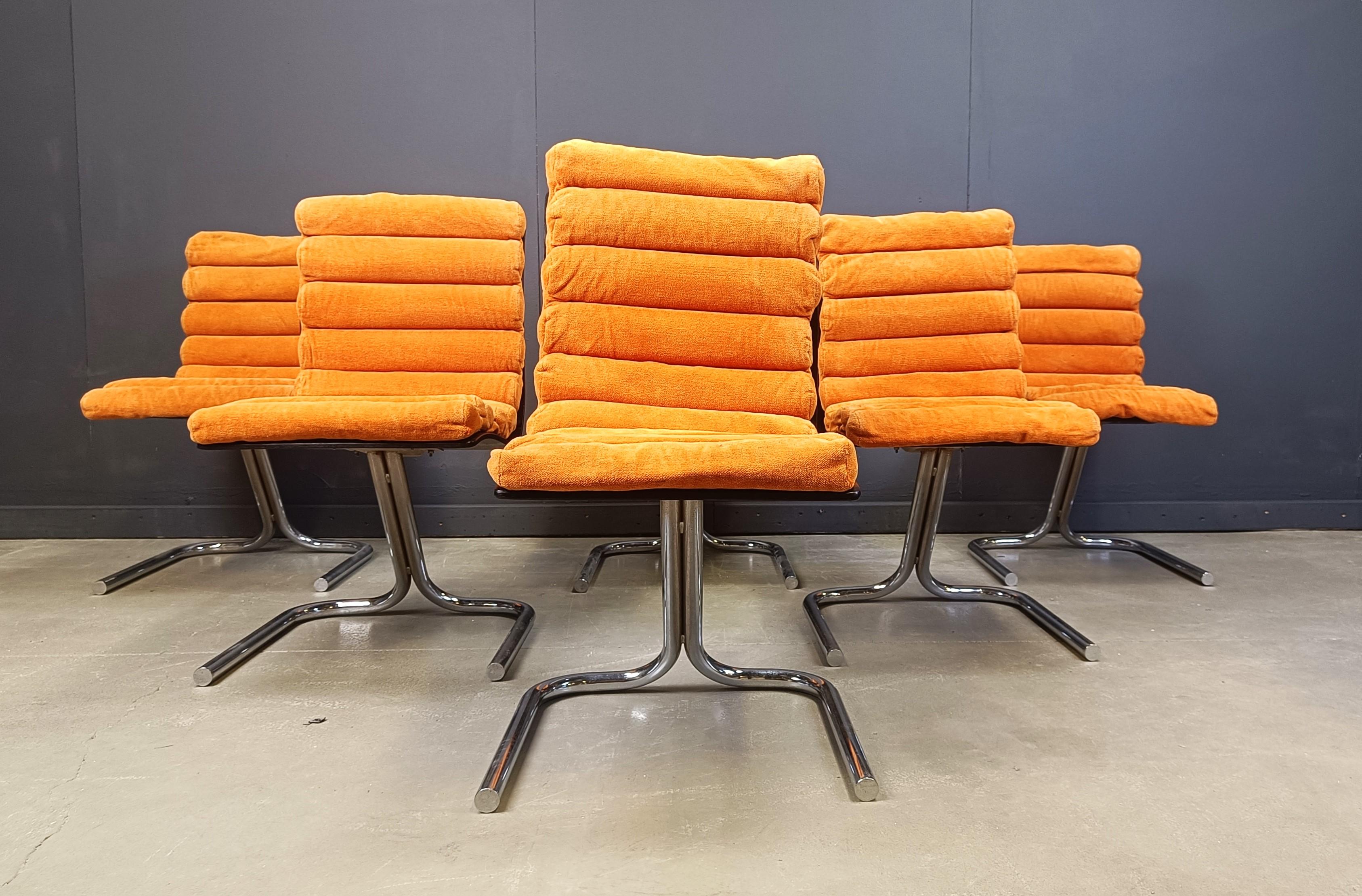 Set of 6 space age dining chairs, 1970s In Good Condition In Leuven, Vlaams Gewest
