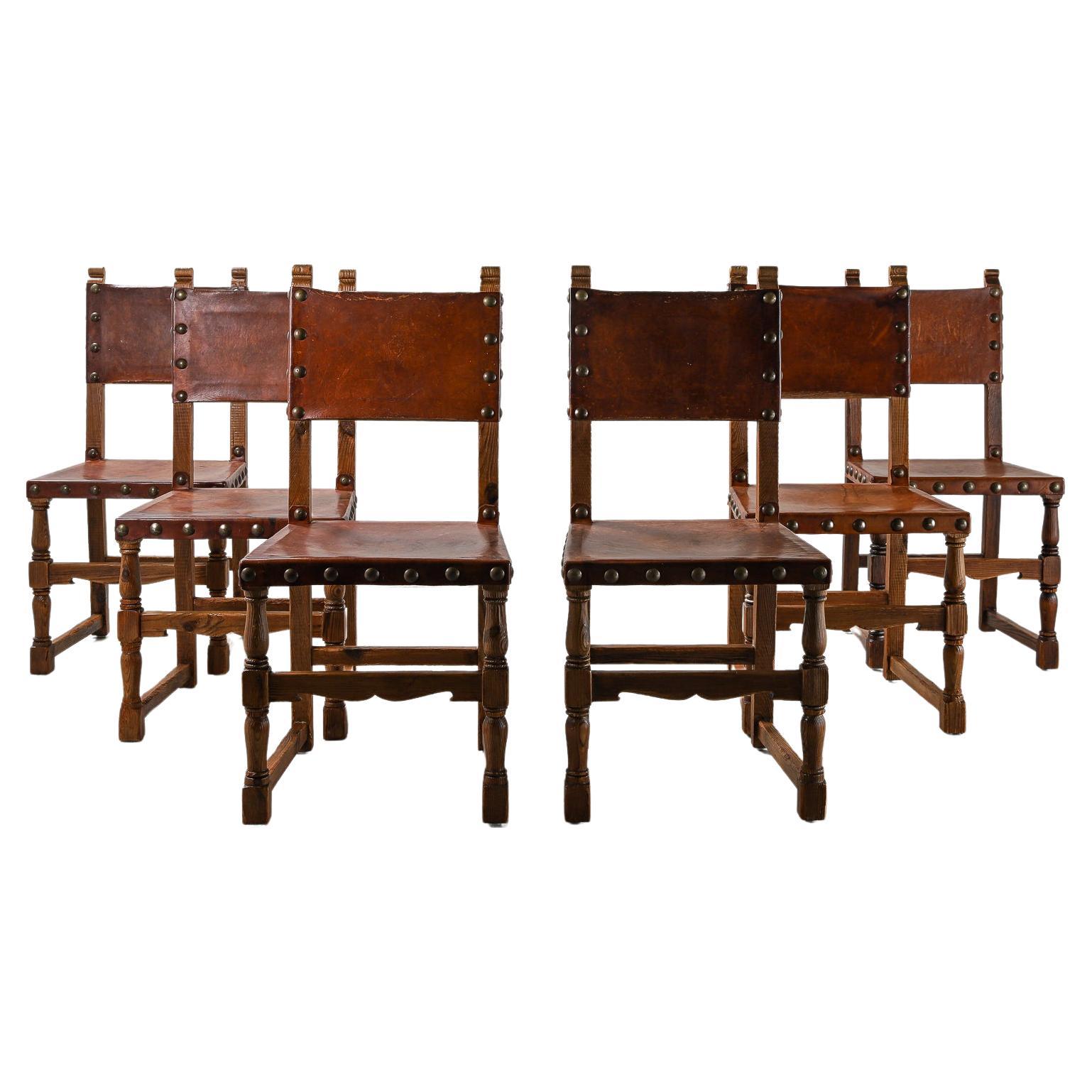Ensemble de 6 chaises espagnoles des années 1930 en bois et cuir en vente