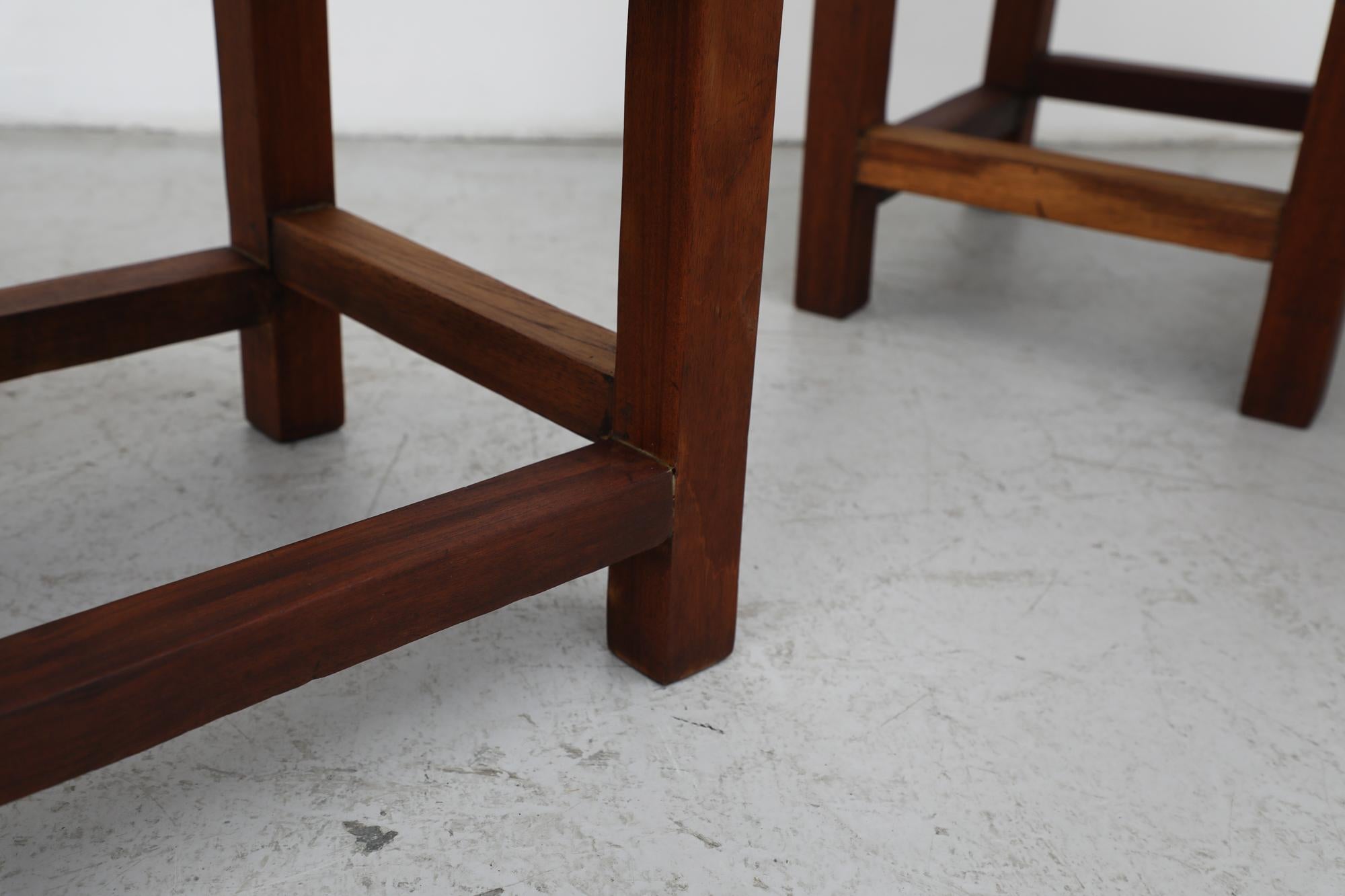 Satz von 6 spanischen brutalistischen Stühlen aus schwerem dunklem Holz, braunem Leder und Eisen 4
