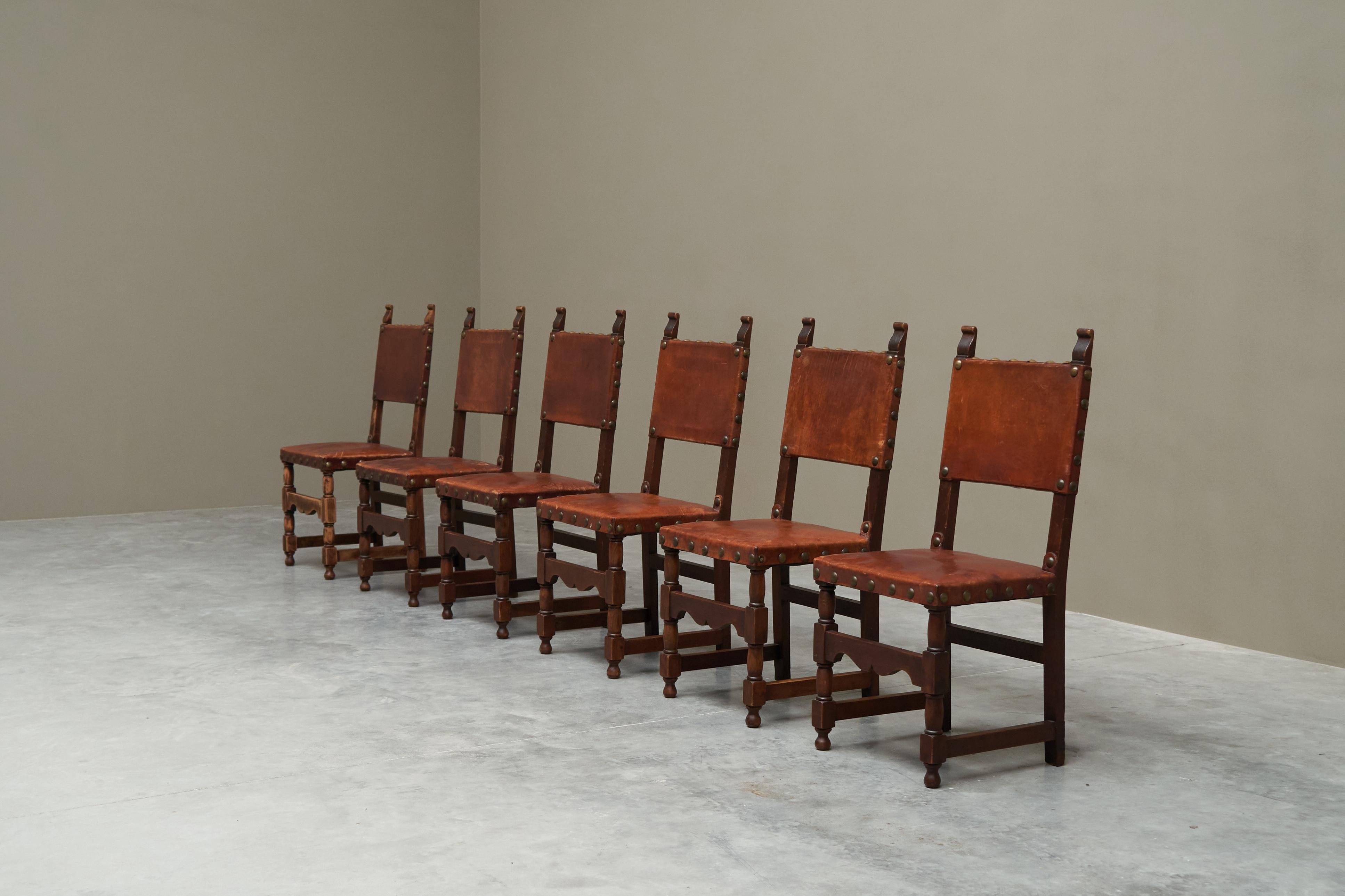 Spanish Colonial Set of 6 'Spanish' Chairs in Solid Oak, Leather and Brass Europe 1960s For Sale