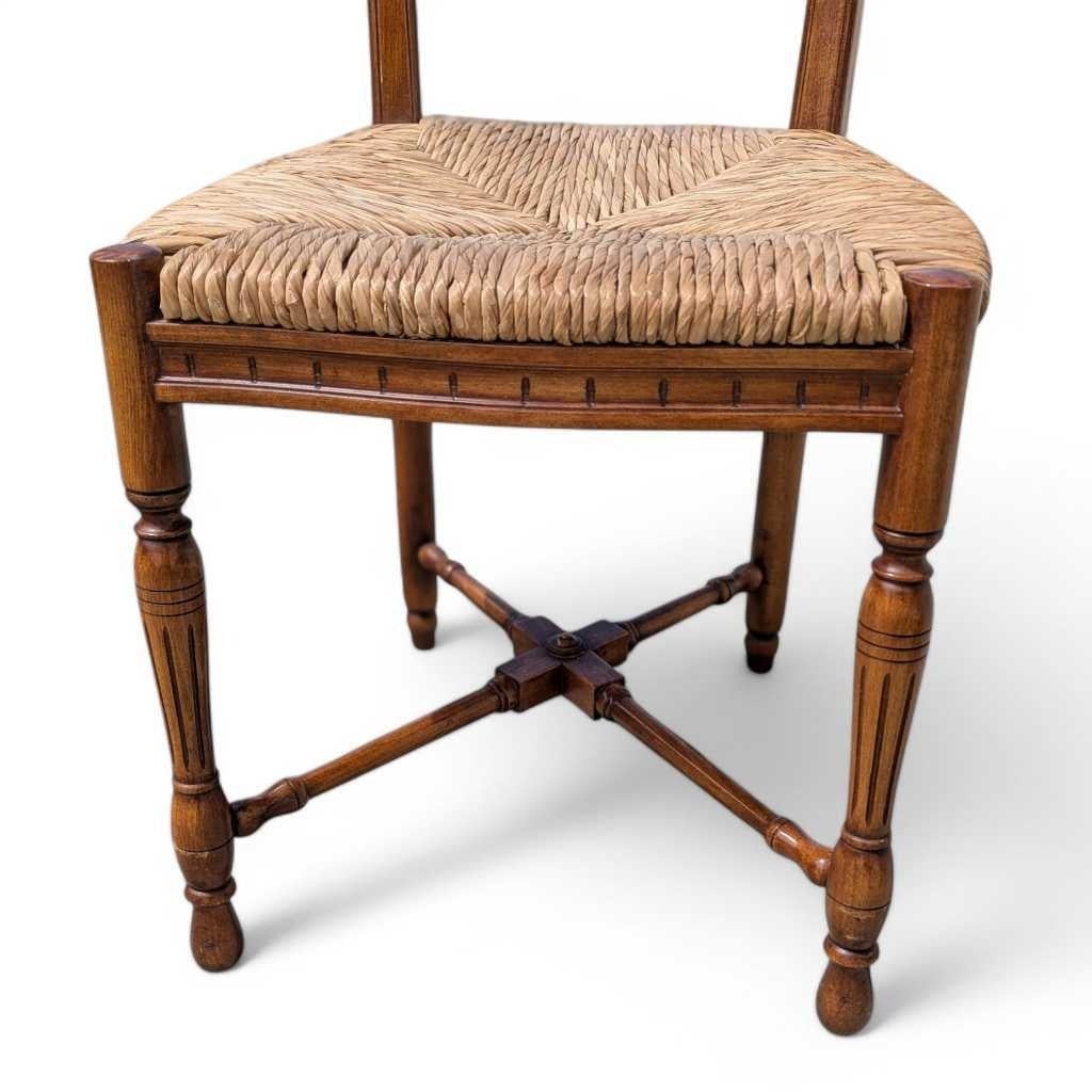 Set di 6 sedie da pranzo spagnole, sedute in giunco intrecciato, schienali intagliati in covoni di grano 1950 9