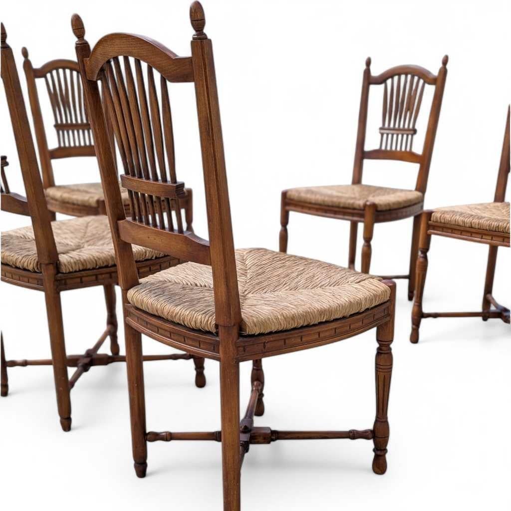 Intagliato a mano Set di 6 sedie da pranzo spagnole, sedute in giunco intrecciato, schienali intagliati in covoni di grano 1950