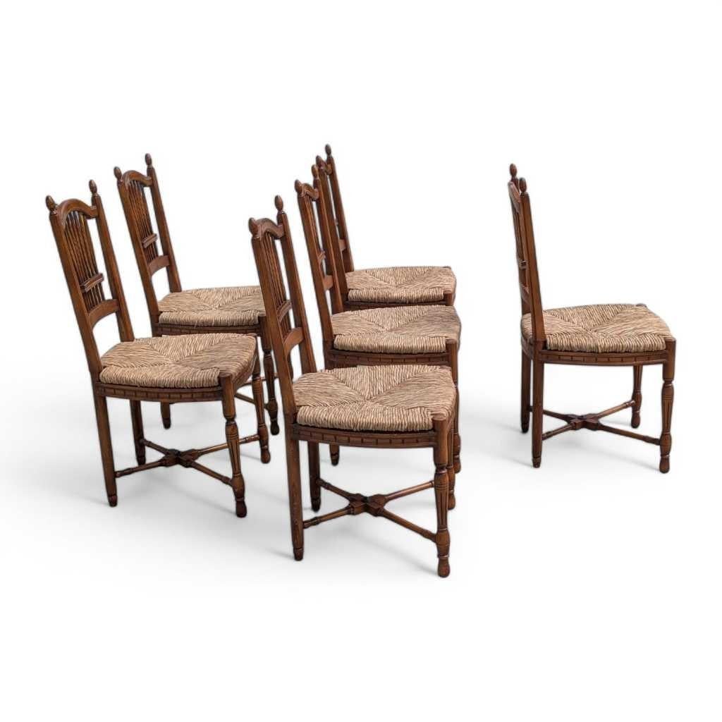 Legno Set di 6 sedie da pranzo spagnole, sedute in giunco intrecciato, schienali intagliati in covoni di grano 1950