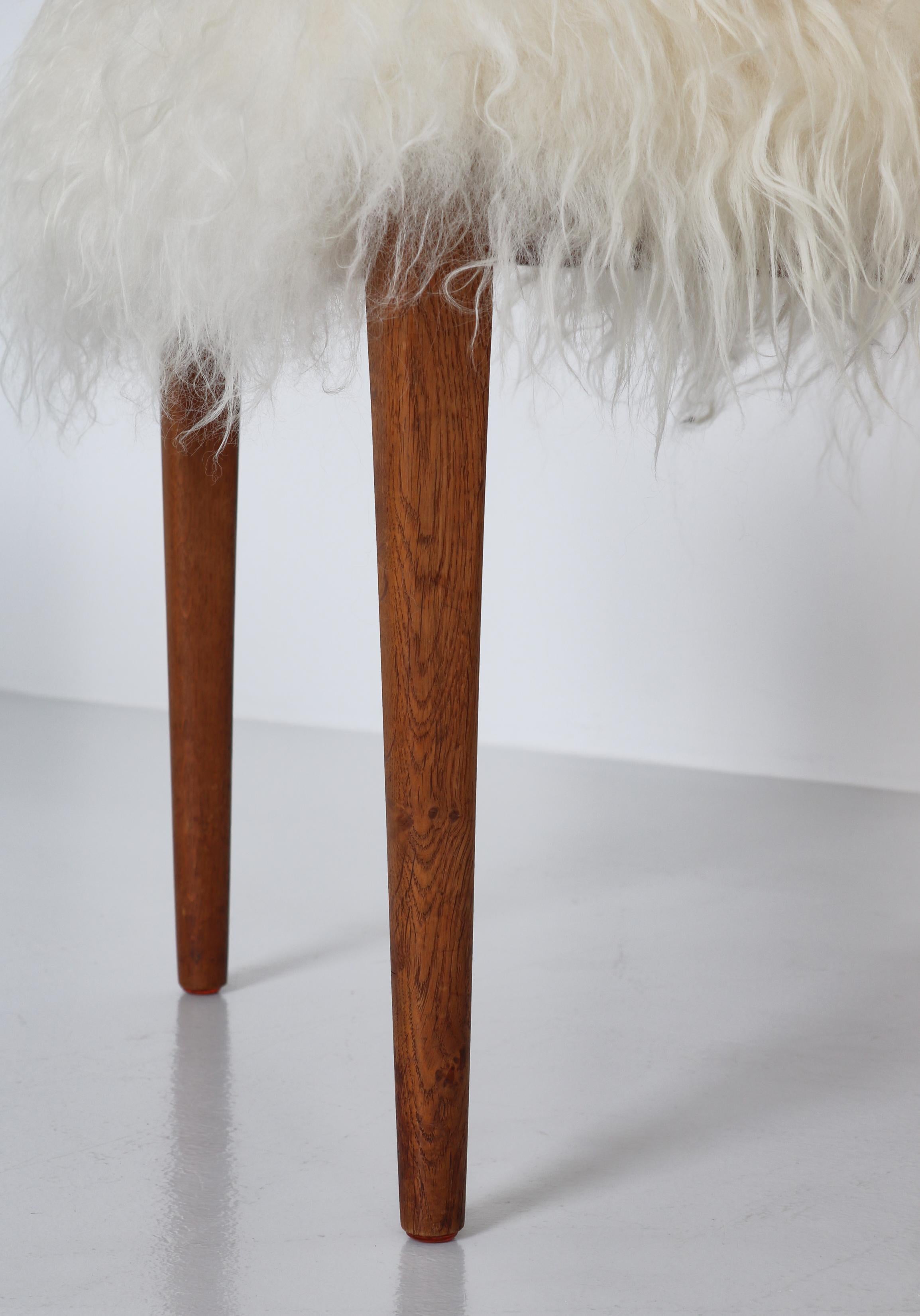 Satz von 6 Stühlen mit Spindelrückenlehne „Model 101“ aus Schafsleder und Eiche, Dänemark, 1950er Jahre im Angebot 10