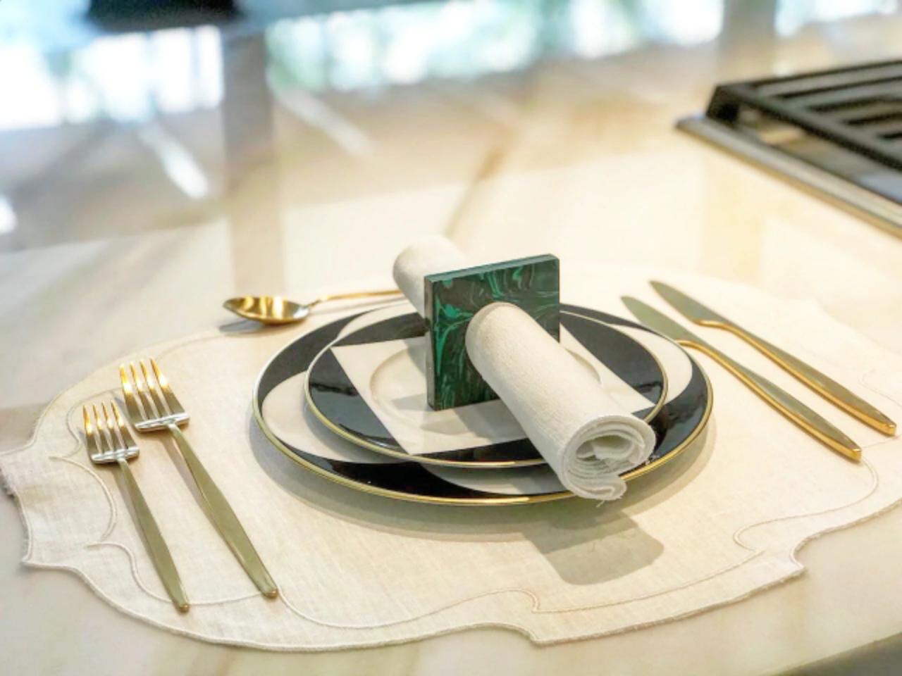 Post-Modern Set of 6 Square Malachite Napkin Rings by Marcela Cure For Sale