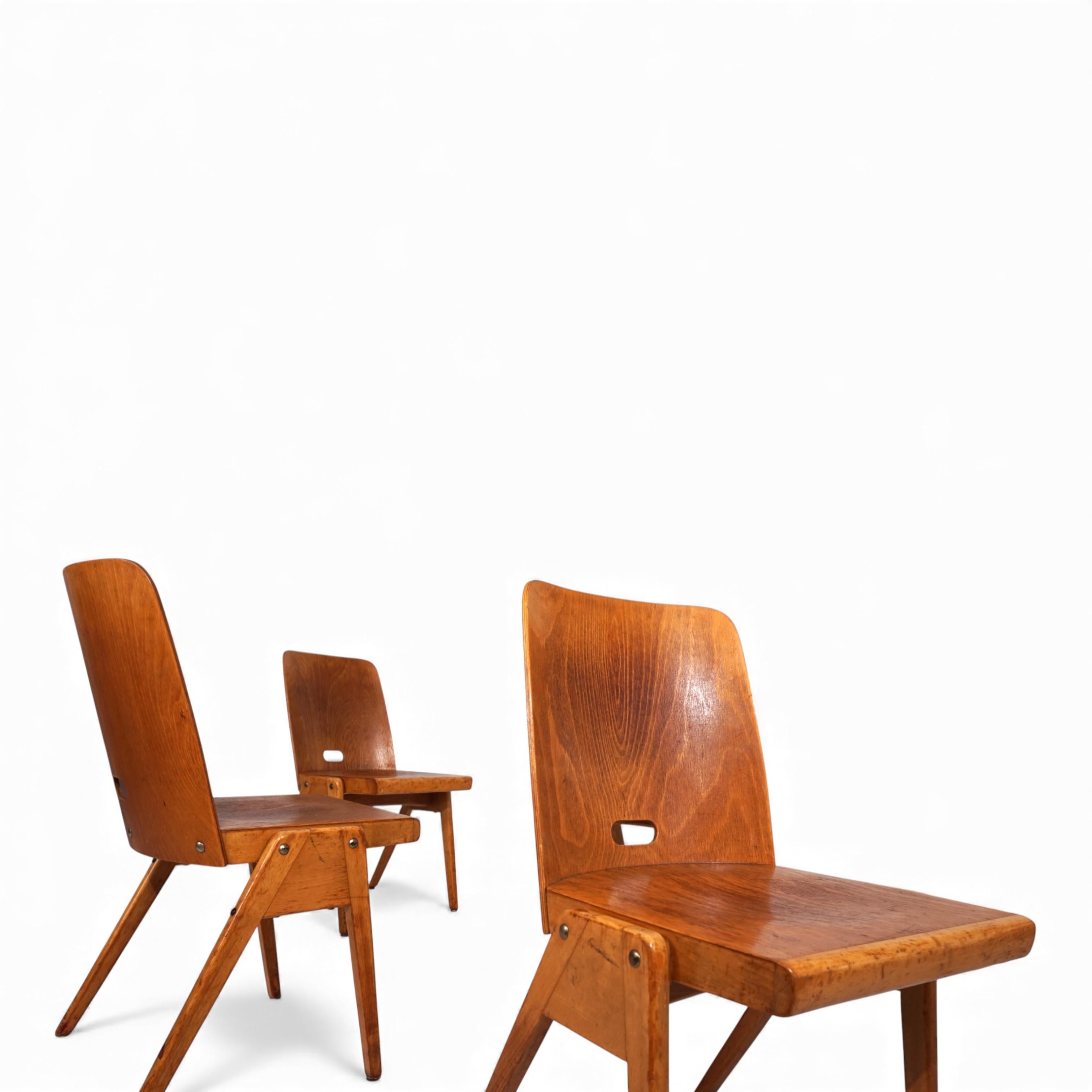 Ensemble de 6 chaises de salle à manger empilables dans le style Bauhaus, 1960 en vente 8