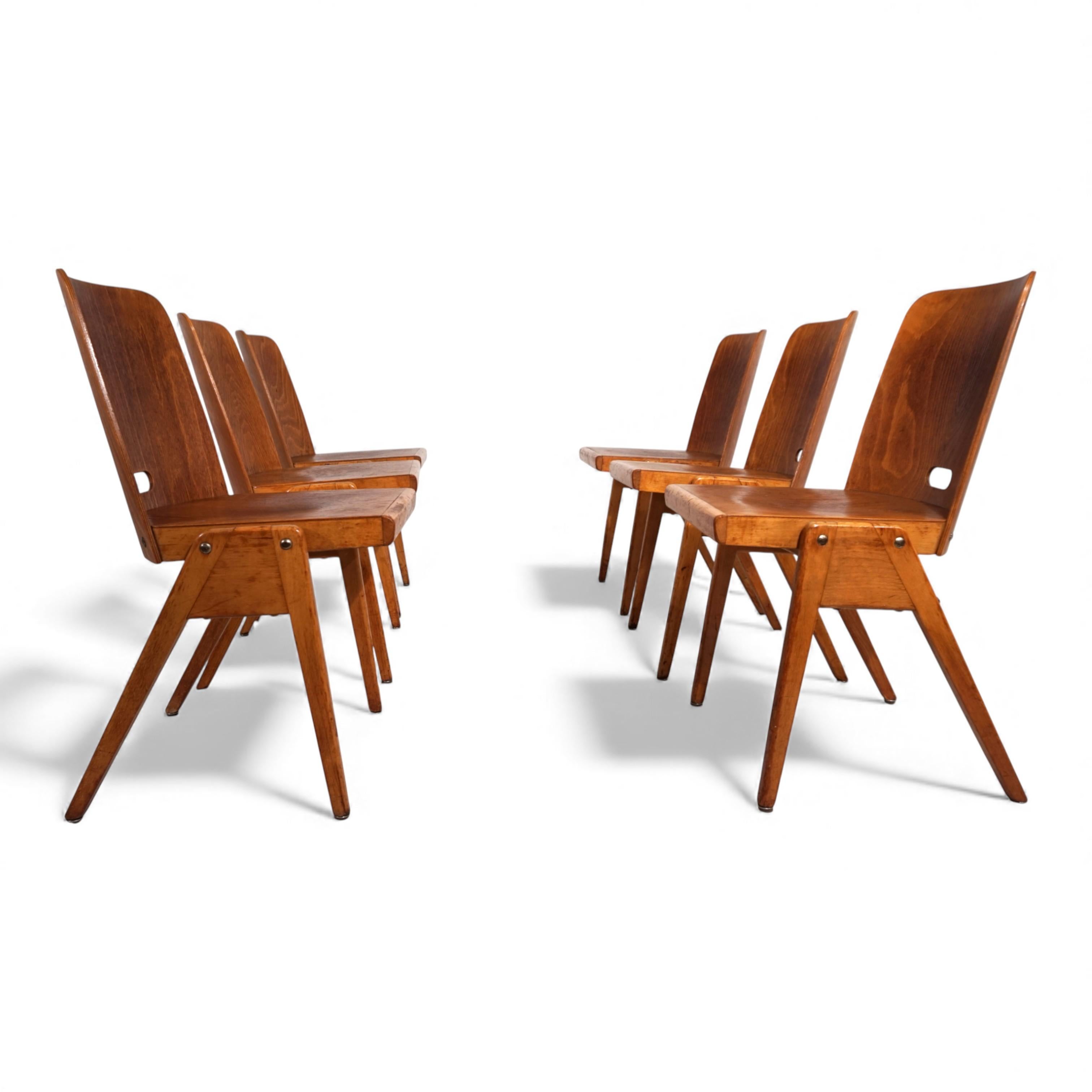 Bois cintré Ensemble de 6 chaises de salle à manger empilables dans le style Bauhaus, 1960 en vente