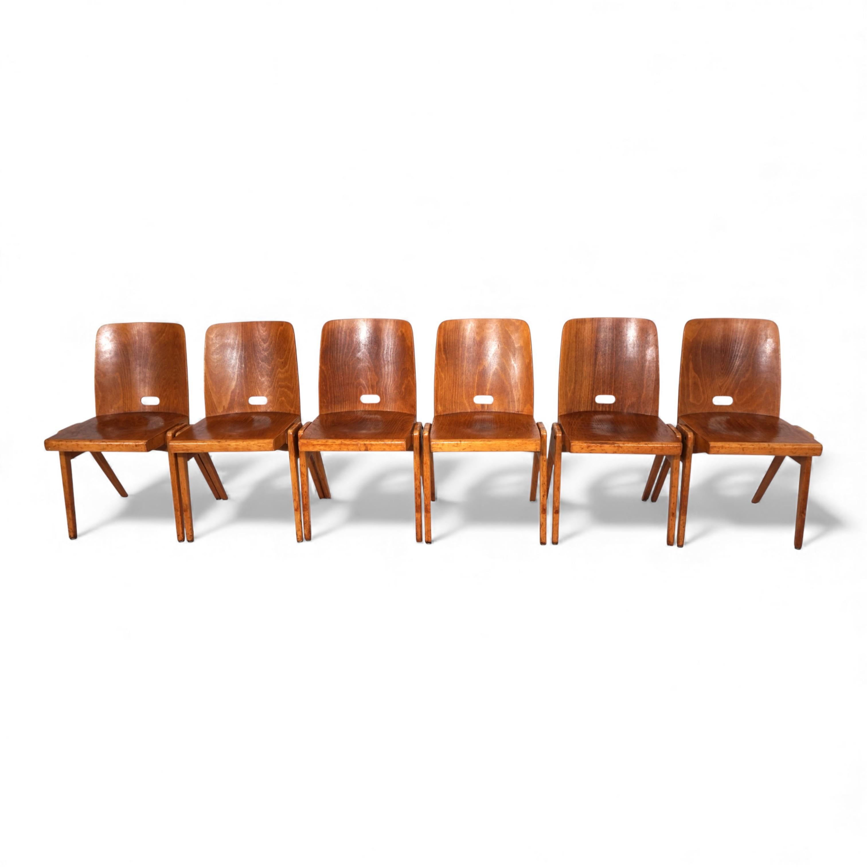 Ensemble de 6 chaises de salle à manger empilables dans le style Bauhaus, 1960 en vente 2