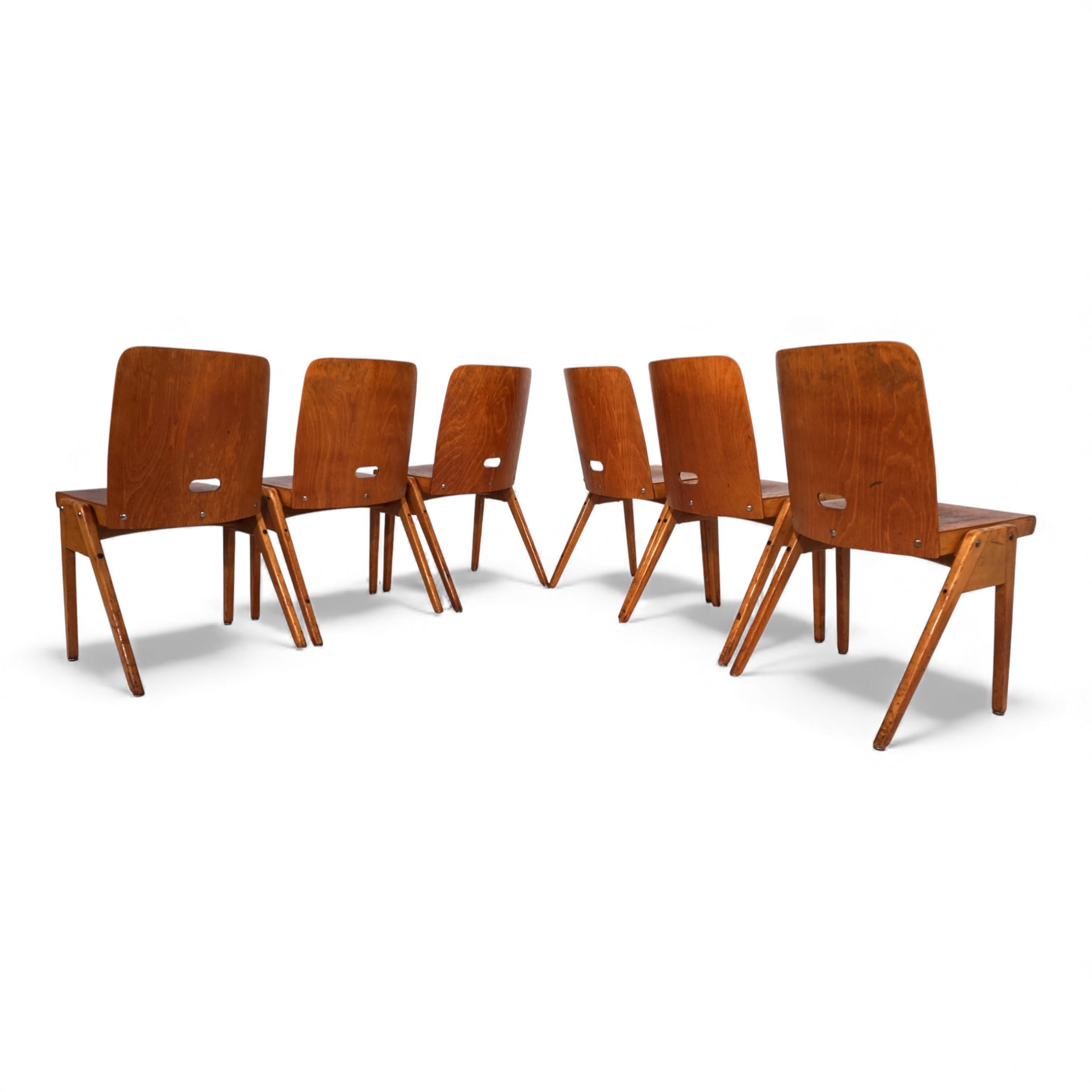 Ensemble de 6 chaises de salle à manger empilables dans le style Bauhaus, 1960 en vente 3