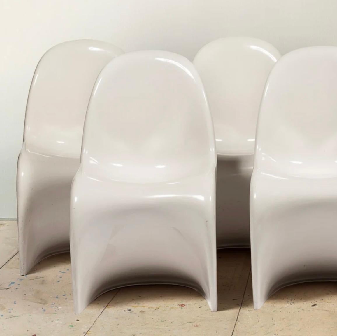 Danese Set di 6 sedie Panton impilabili in ABS modellato e laccato bianco in vendita
