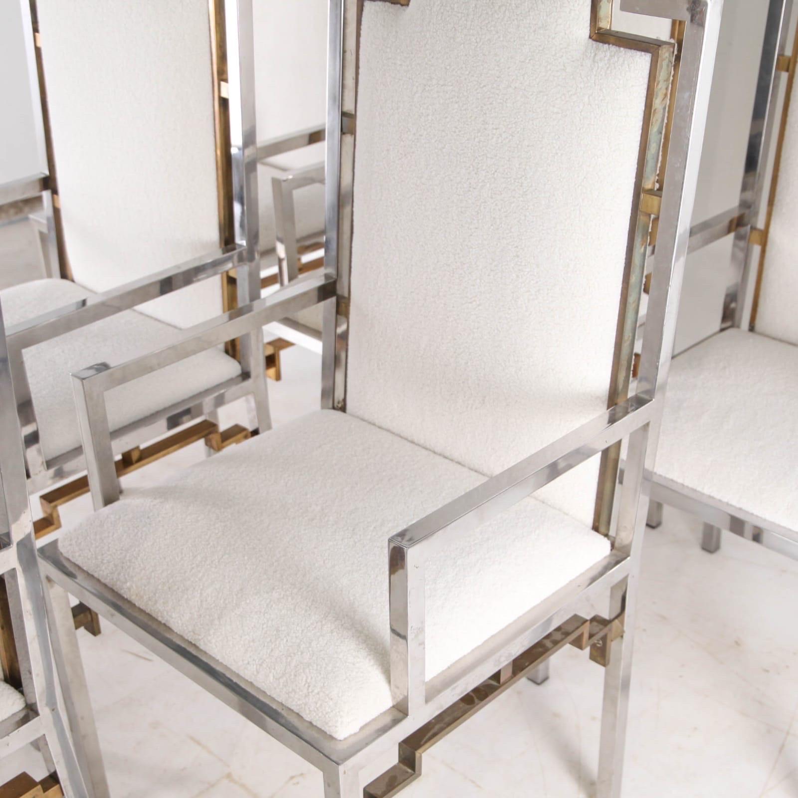 Raro juego de 6 sillones de acero inoxidable y latón de Romeo Rega de hacia 1970.
De alta calidad, muy cómoda, retapizada con tela bouclé blanca. 
Pueden utilizarse como sillas alrededor de una mesa. Muy buen estado. 