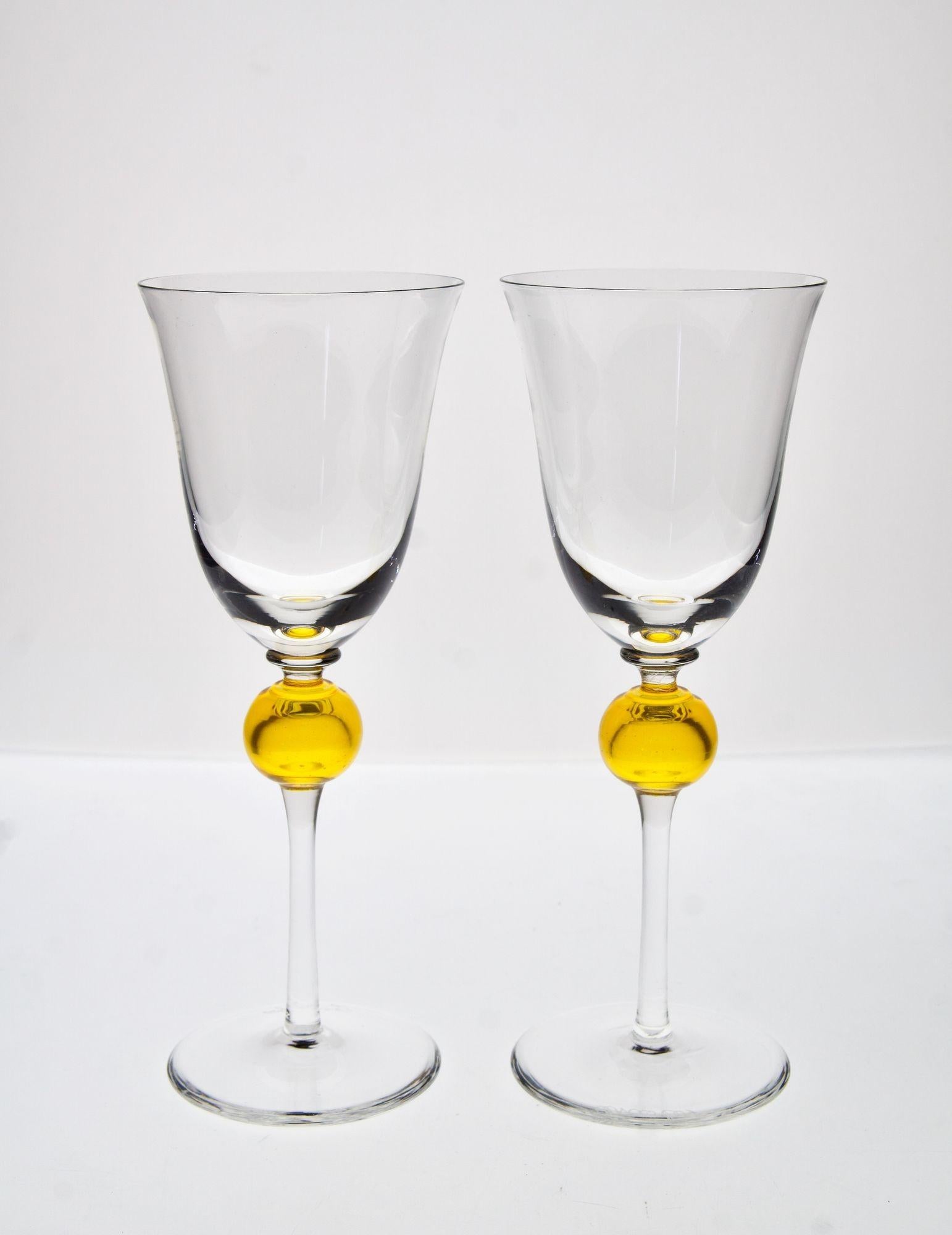 Ensemble de 6 verres à pied en verre transparent avec sphère jaune uranium, Cenedese 1950. en vente 4