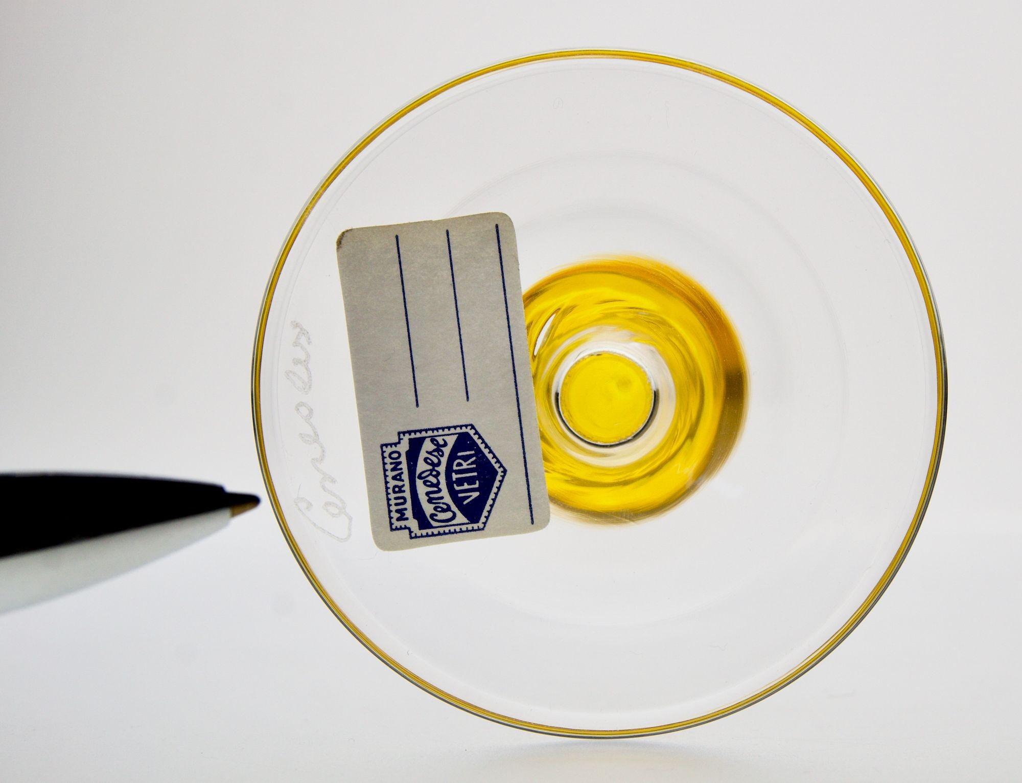 Ensemble de 6 verres à pied en verre transparent avec sphère jaune uranium, Cenedese 1950. en vente 13