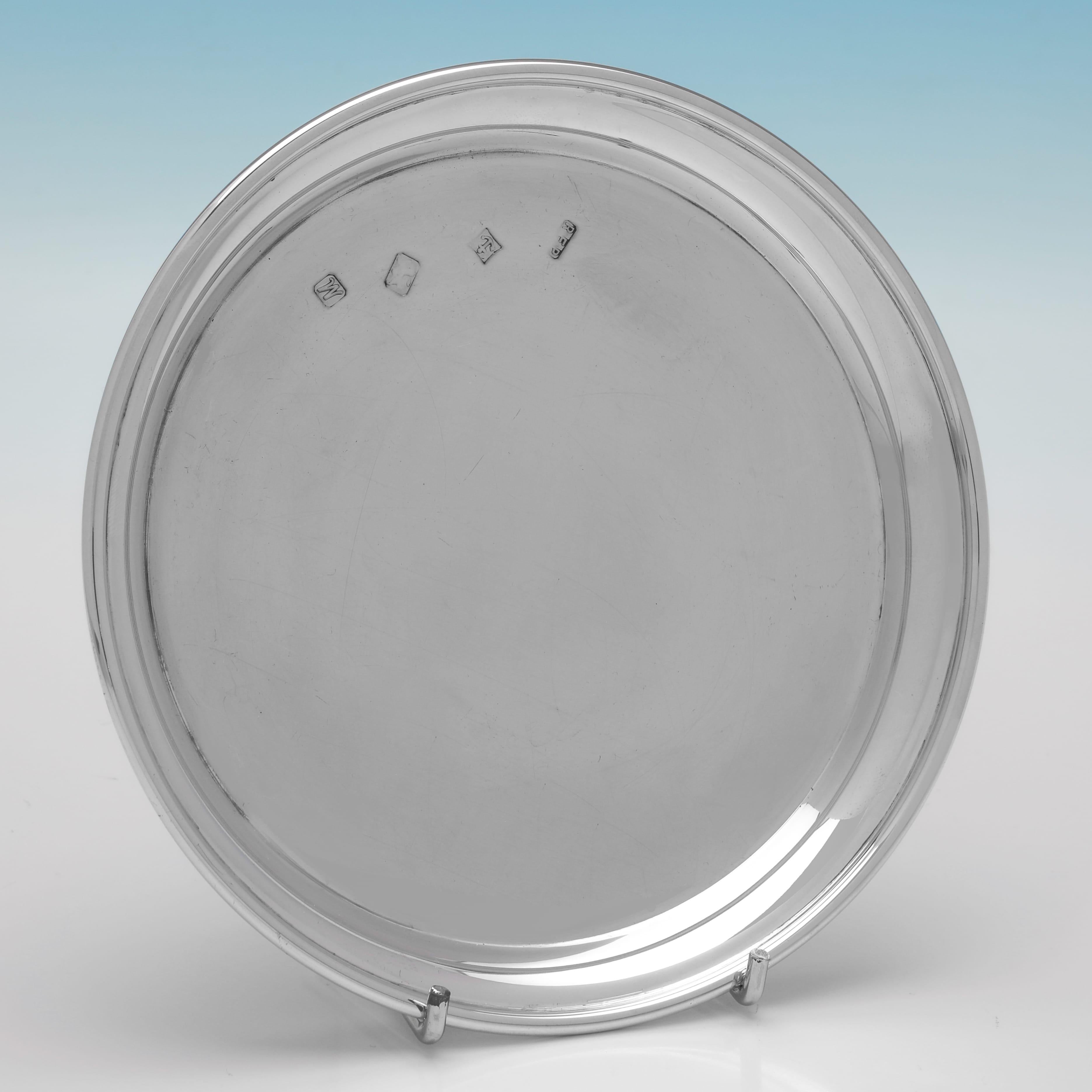 Inglese Set di 6 tazze kiddush in argento sterling su vassoio - Birmingham 1976 e 1986 in vendita