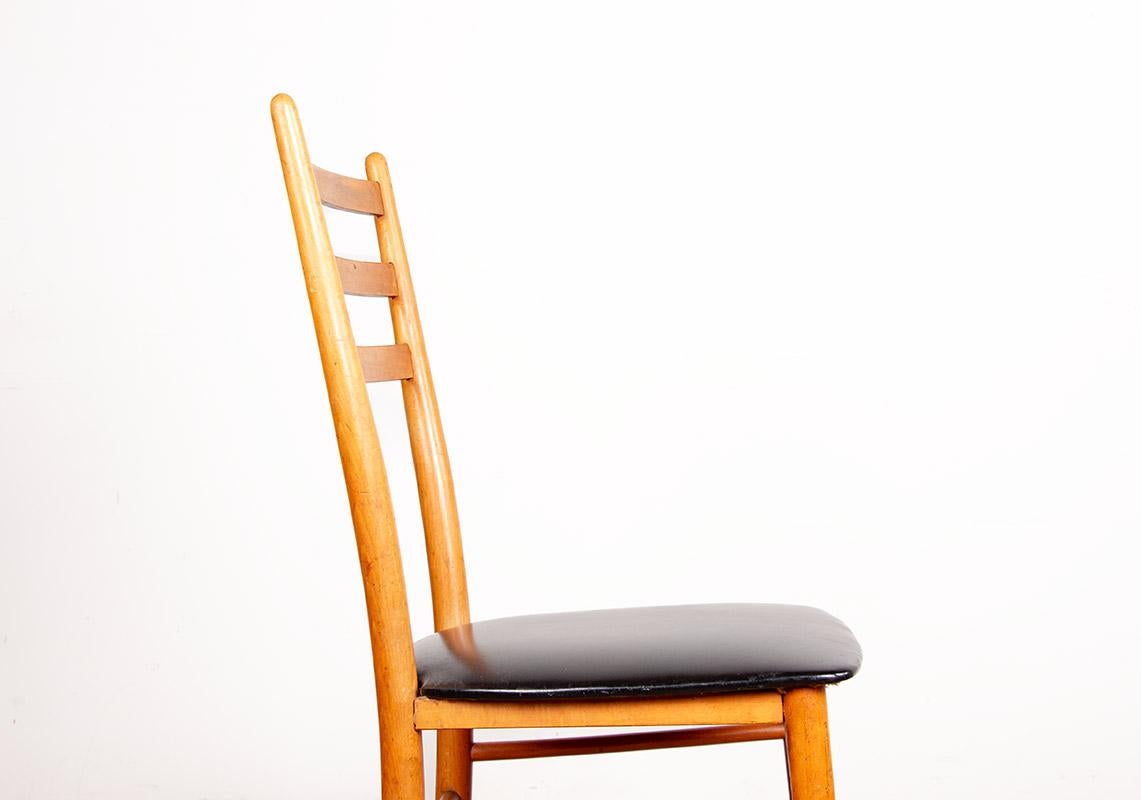 Set of 6 Swedish chairs in curved solid elm and black skai by Yngve Ekstrom 1960 For Sale 4