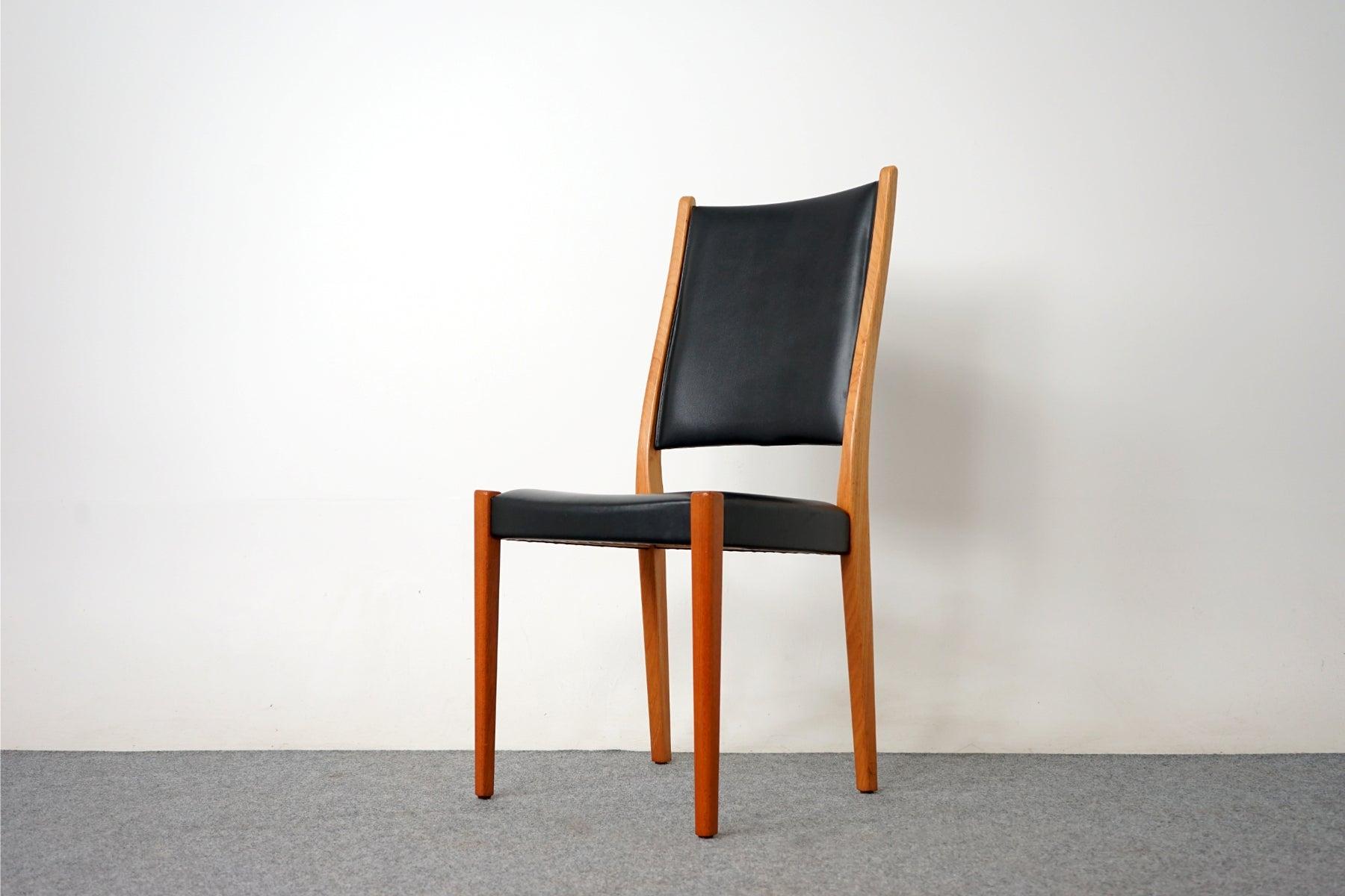 Teak dining chairs, by Svegards Markaryd, circa 1970's. Beautifully curved backrests and generous seat design provide support and comfort. Solid wood legs feature bolt for easy tightening. Clean modern lines will work well with many styles.

Wood