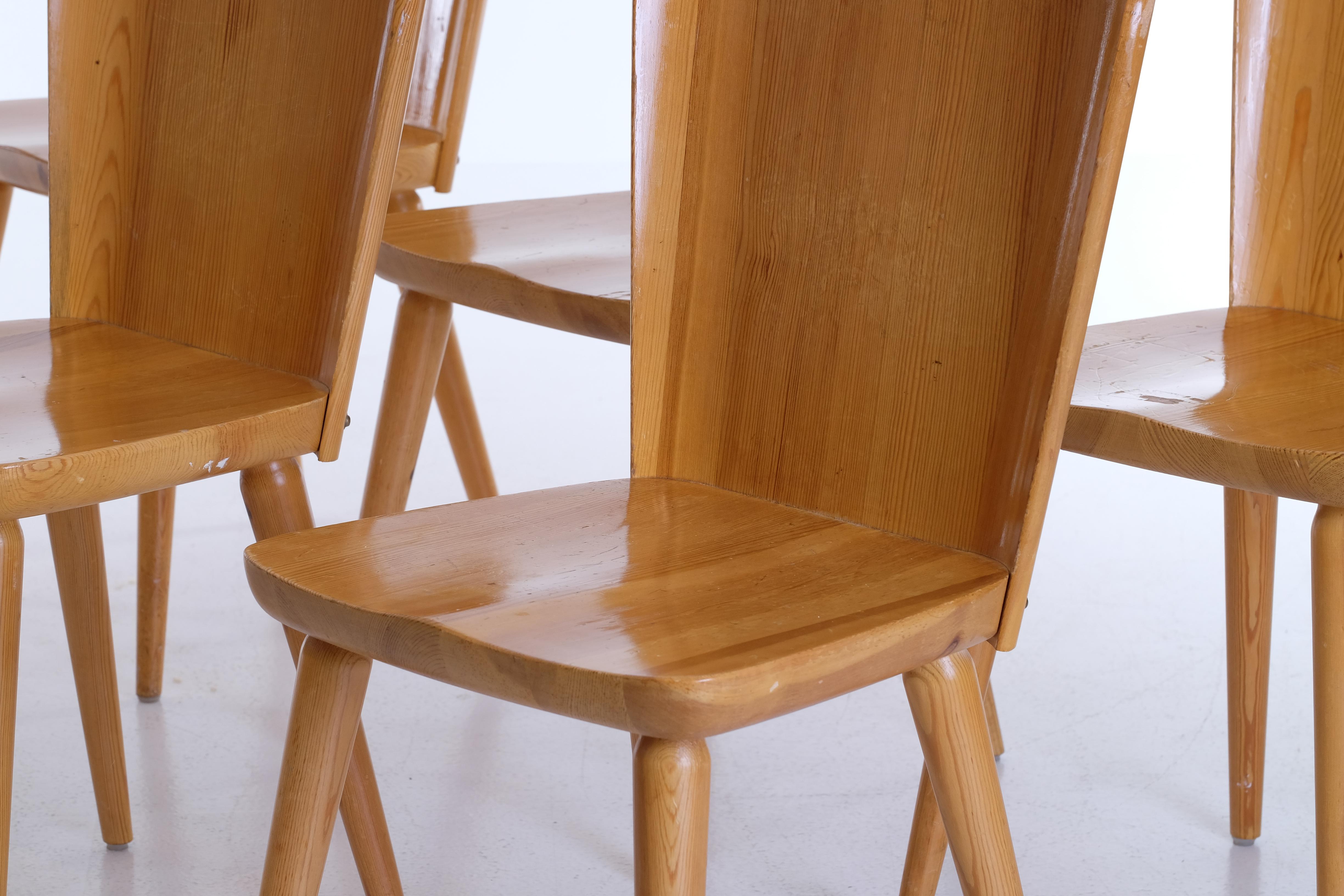 Scandinavian Modern Set of 6 Swedish Pine Chairs by Göran Malmvall, Svensk Fur, 1960s For Sale