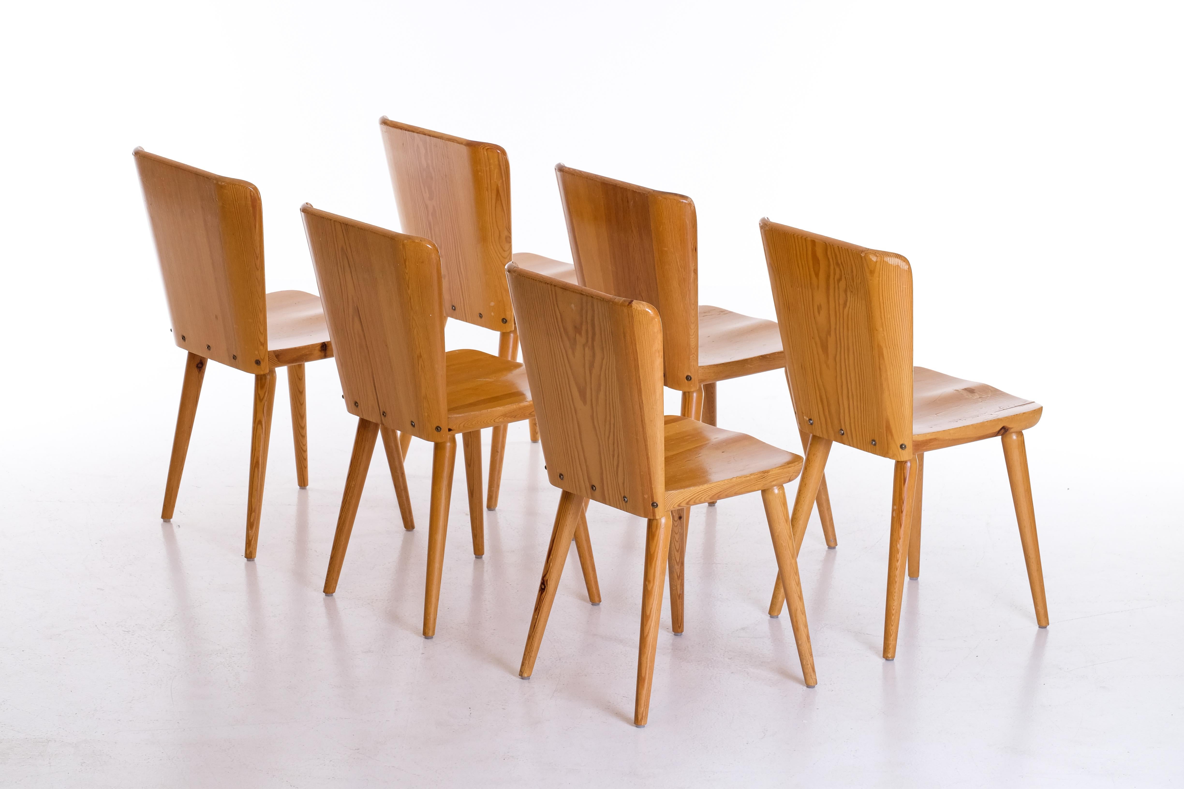 Set of 6 Swedish Pine Chairs by Göran Malmvall, Svensk Fur, 1960s In Good Condition For Sale In Stockholm, SE