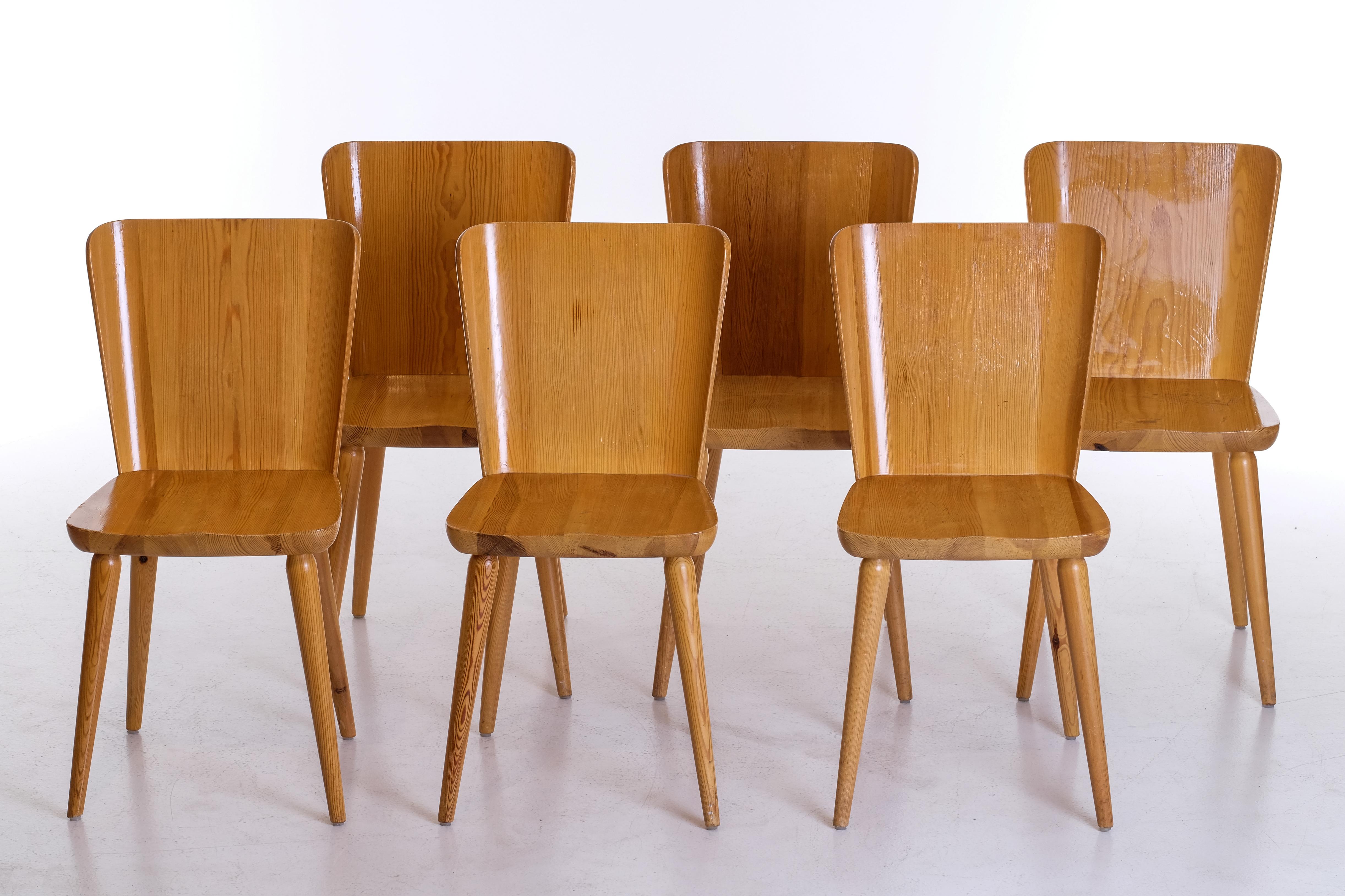 Set of 6 Swedish Pine Chairs by Göran Malmvall, Svensk Fur, 1960s For Sale 3