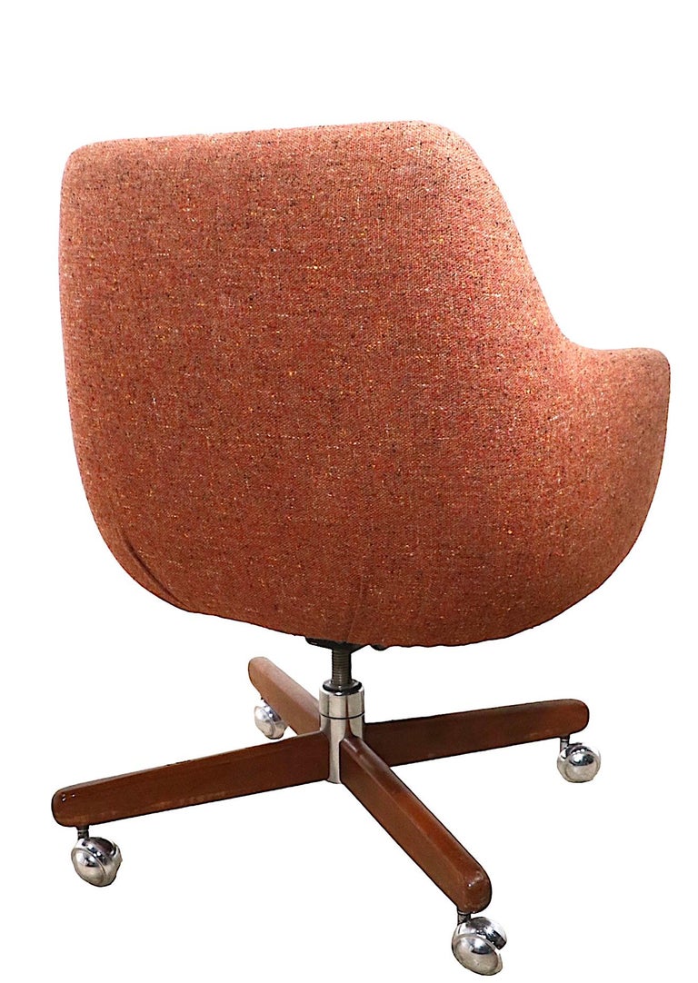 Set of 6 Swivel Tilt Office Desk Dining Chairs After Saarinen C. 1970s