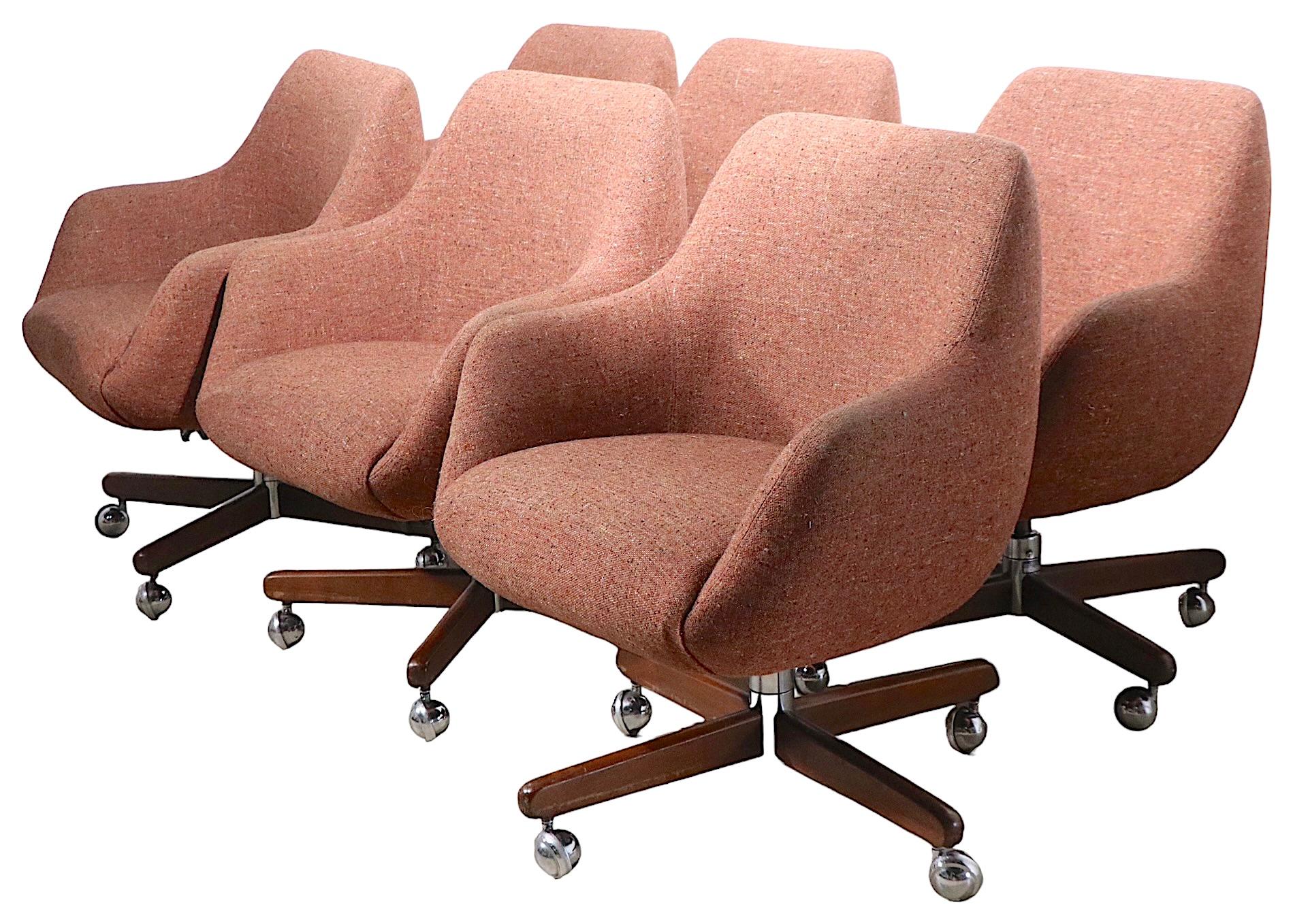 Late 20th Century Set of 6 Swivel Tilt Office Desk Dining Chairs After Saarinen C. 1970s For Sale