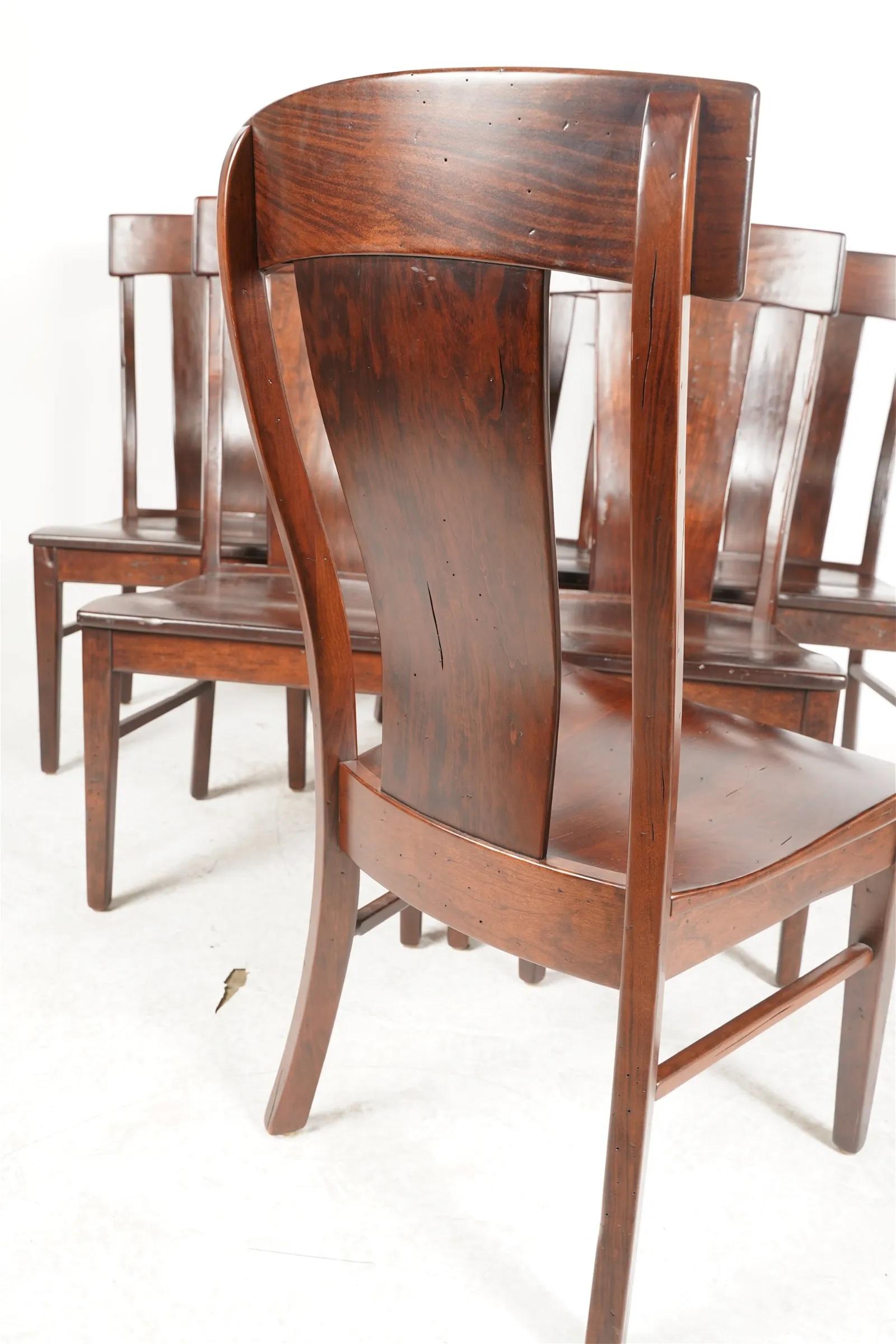Satz von 6 Esszimmerstühlen mit T-Rückenlehne, hergestellt von einfachem Amish „Harlow“-Modell im Angebot 2
