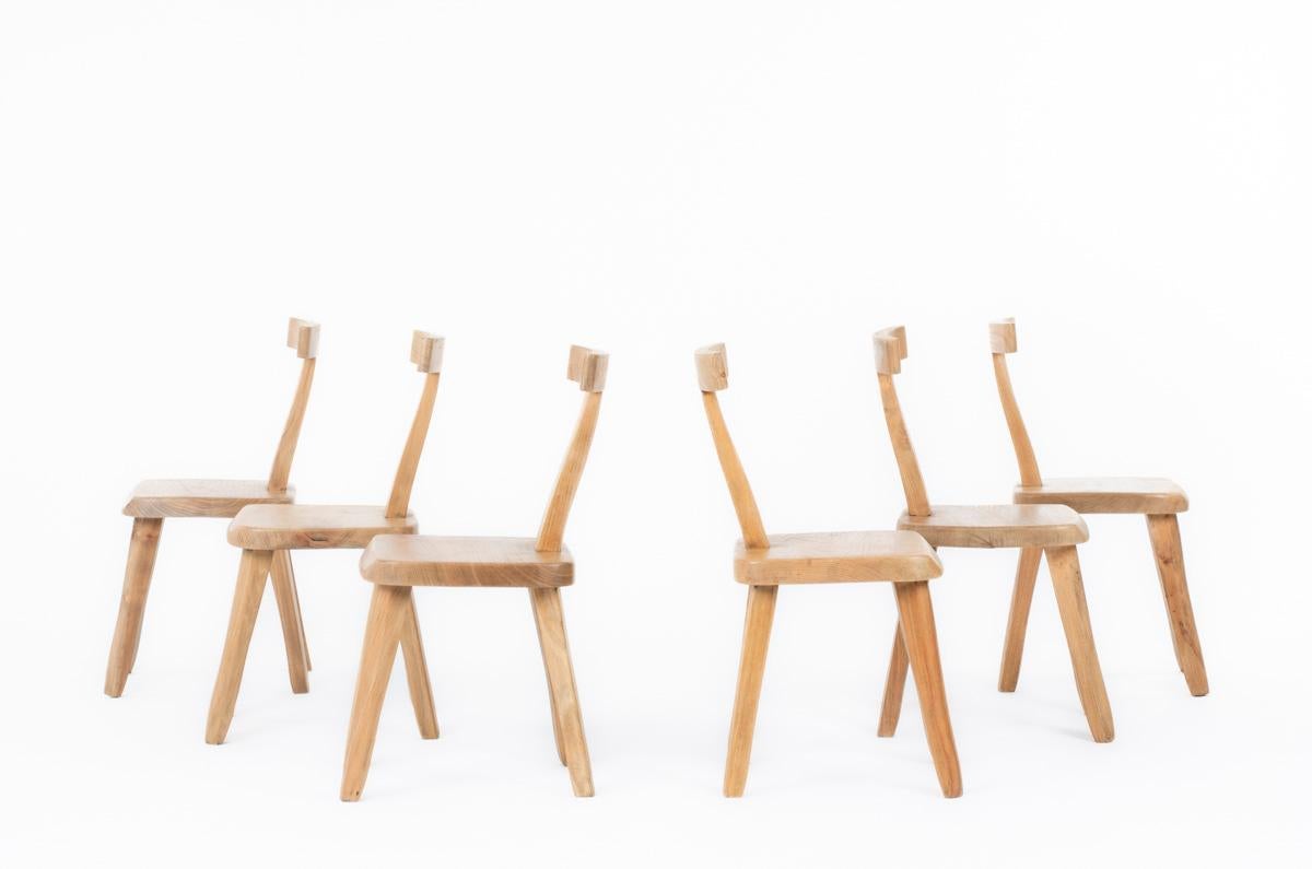 Ensemble de 6 chaises des années 50
À la manière des créations d'Olavi Hanninen
4 pieds, assise carrée et dossier en T, le tout en orme
Belle patine