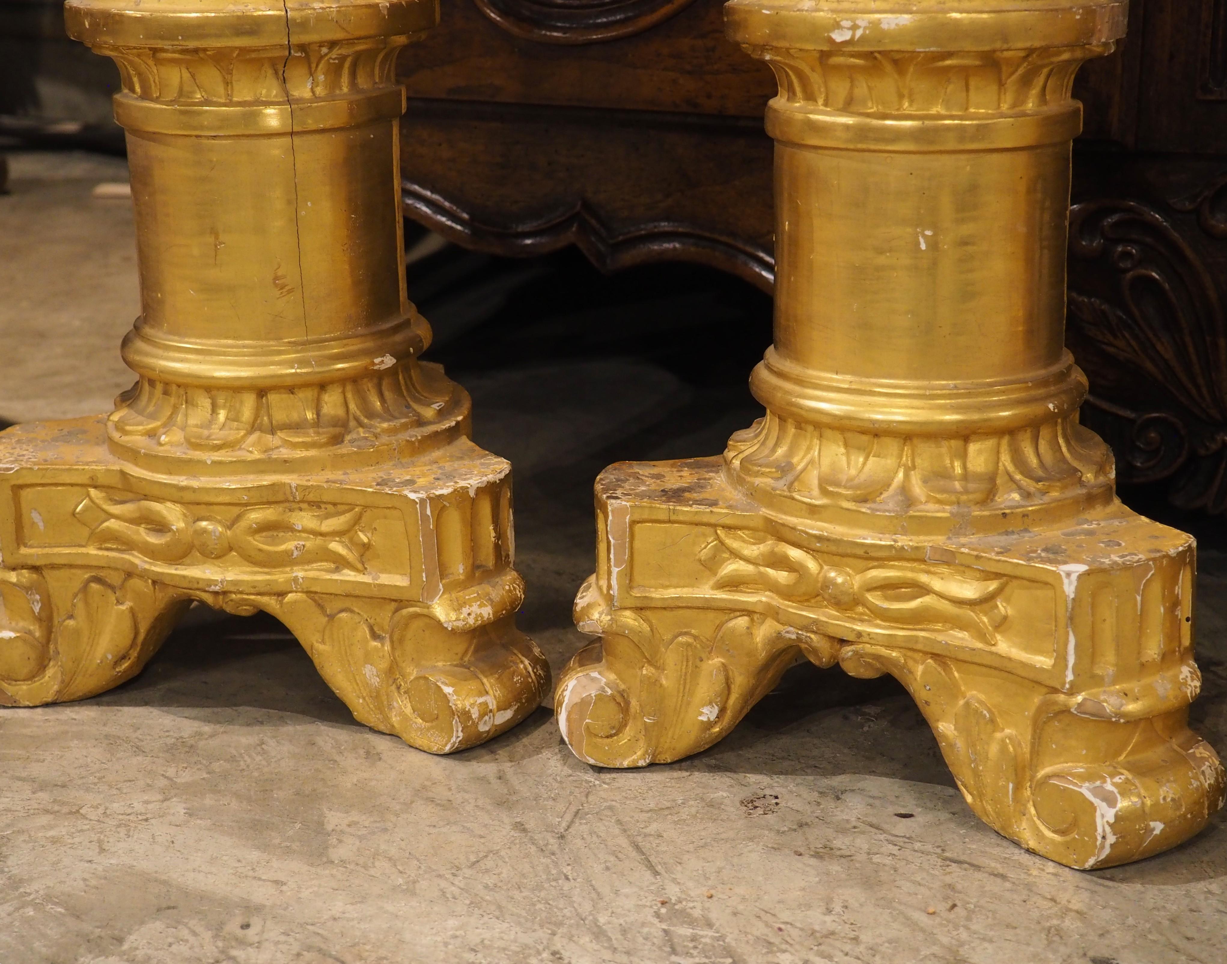 Ensemble de 6 grands chandeliers d'autel anciens en bois doré d'Italie, Circa 1810, H-46 en vente 5