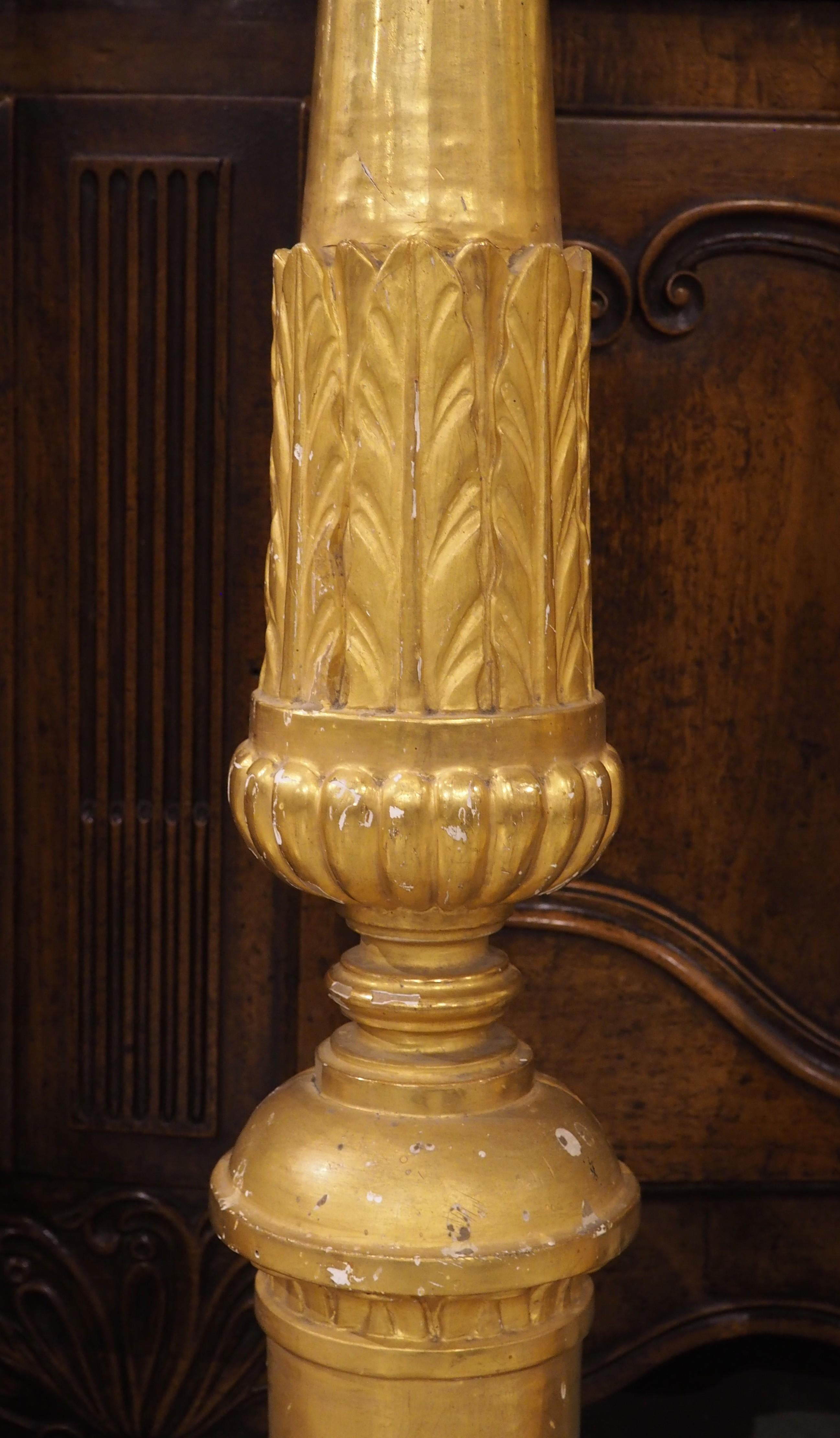 Ensemble de 6 grands chandeliers d'autel anciens en bois doré d'Italie, Circa 1810, H-46 en vente 7