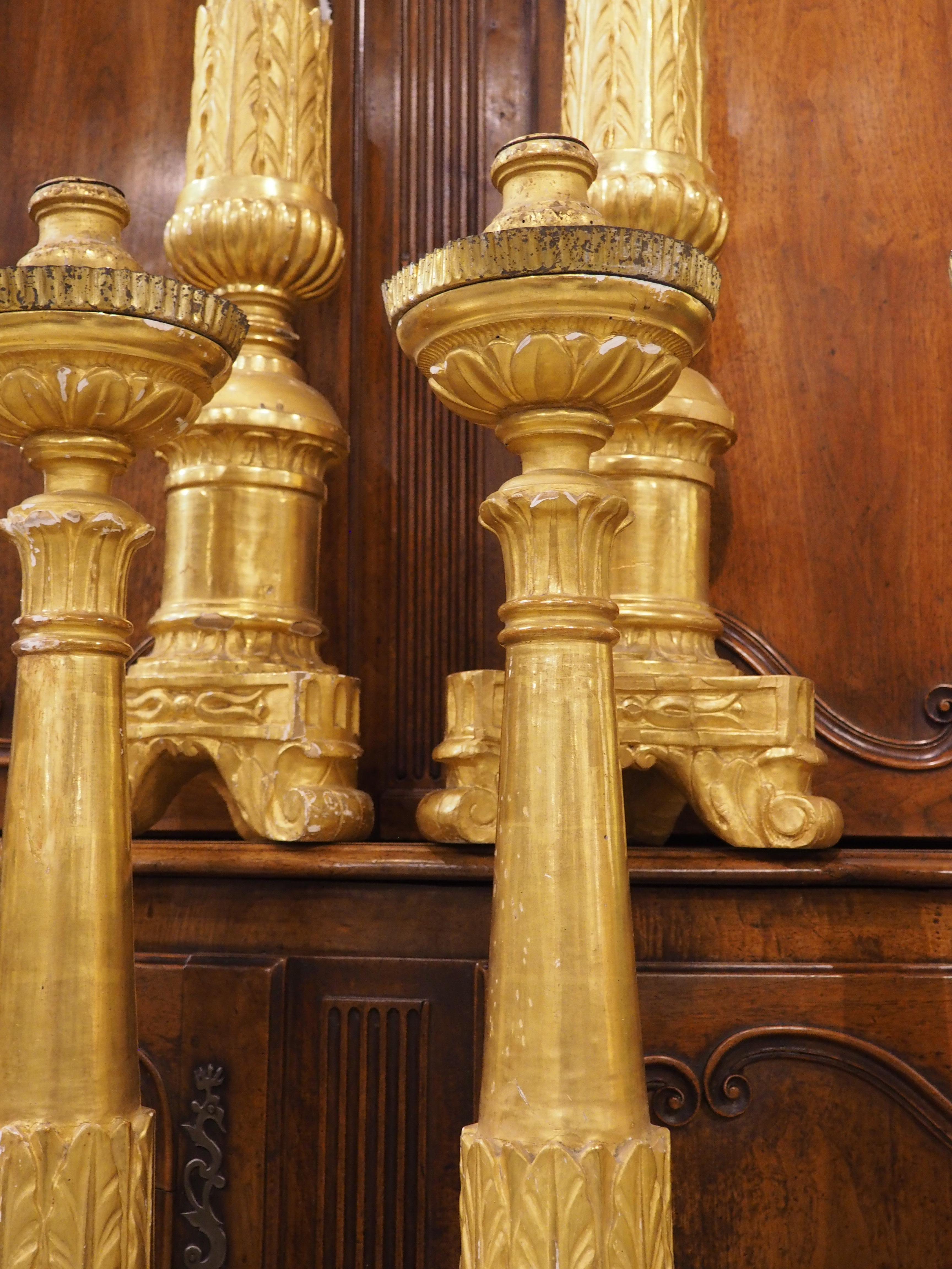 Ensemble de 6 grands chandeliers d'autel anciens en bois doré d'Italie, Circa 1810, H-46 en vente 10
