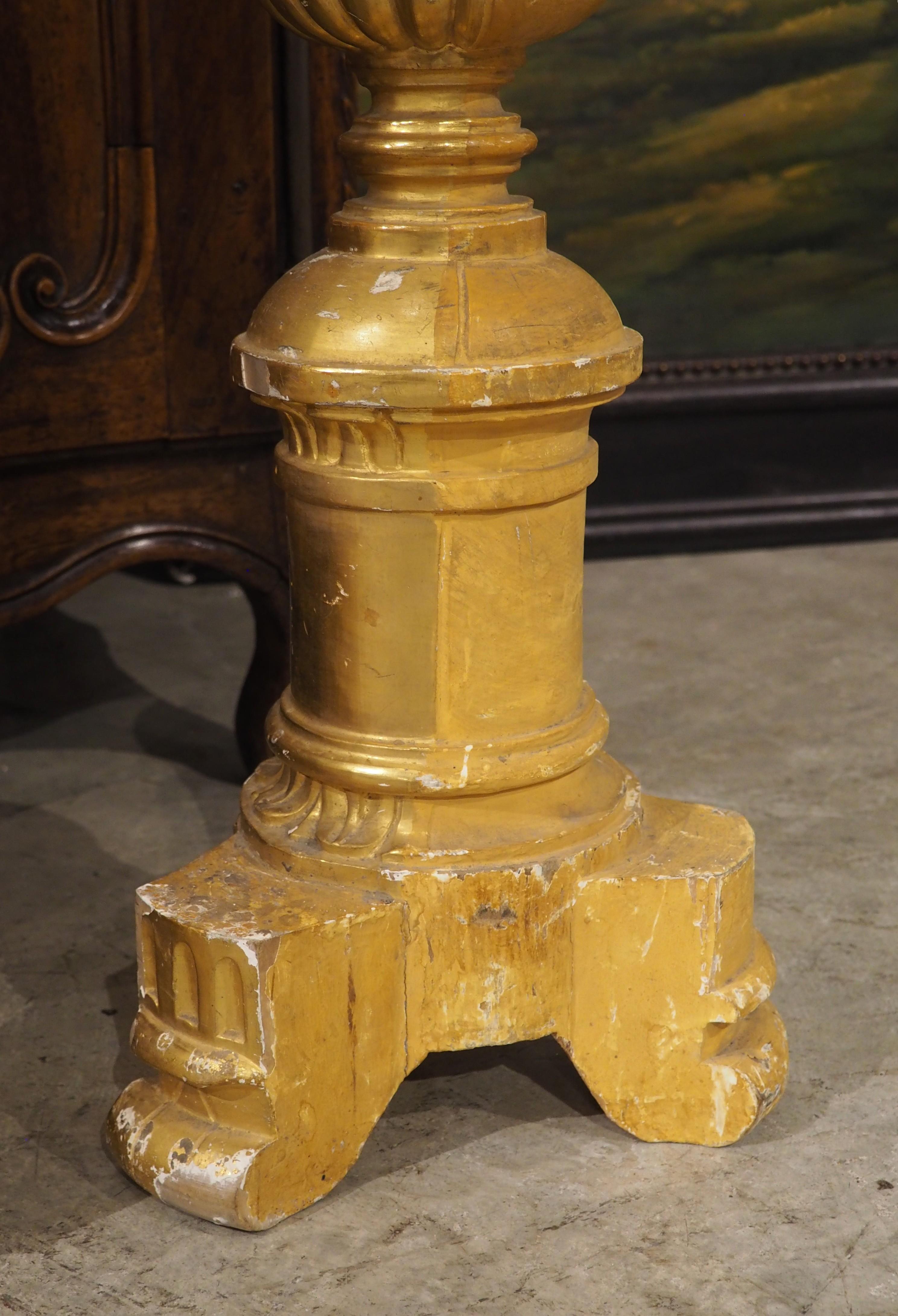 Ensemble de 6 grands chandeliers d'autel anciens en bois doré d'Italie, Circa 1810, H-46 en vente 12