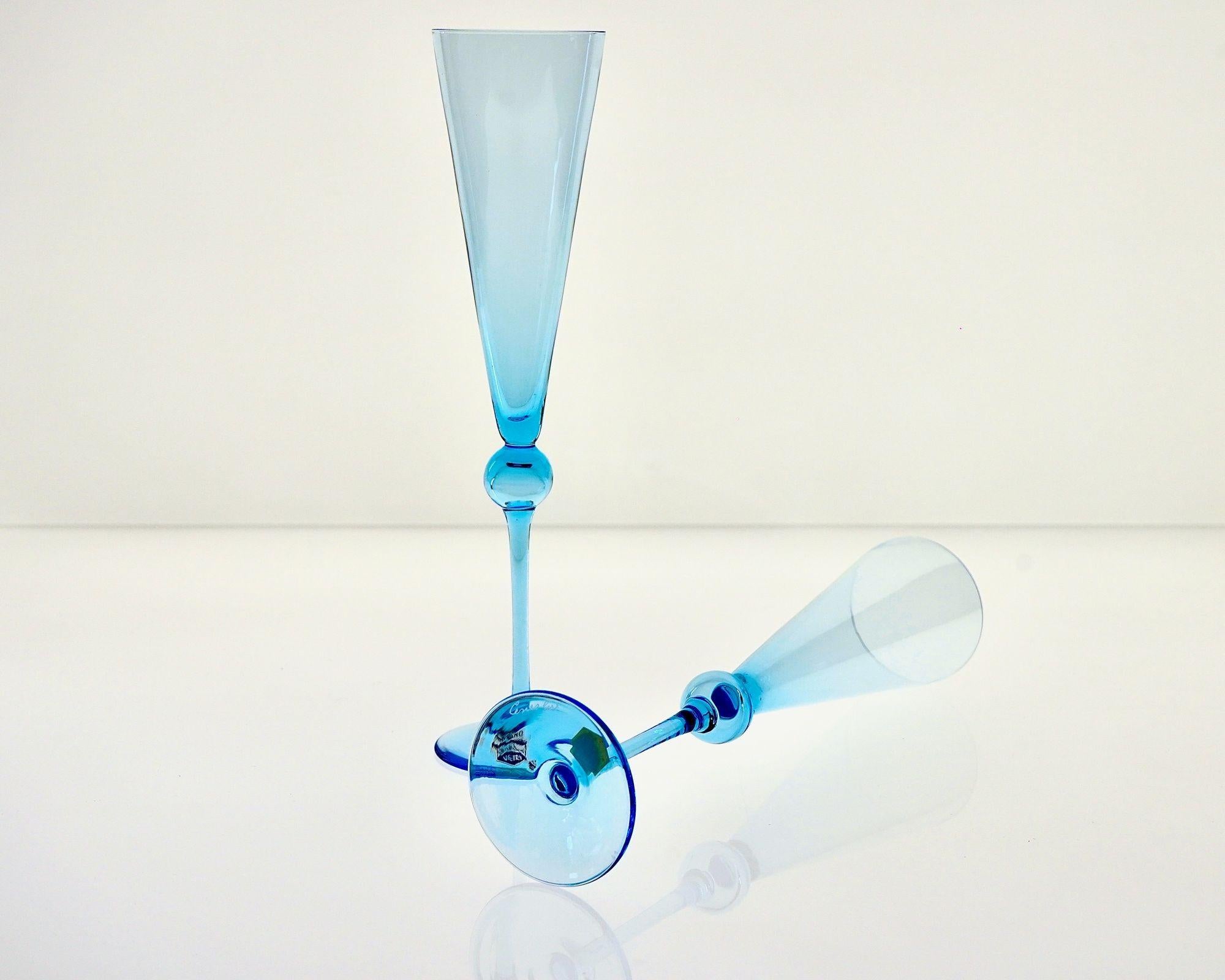 Satz von 6 hohen Flöten, Murano-Glas, signiert Cenedese in zartem Aquamarin-Glas. im Angebot 6