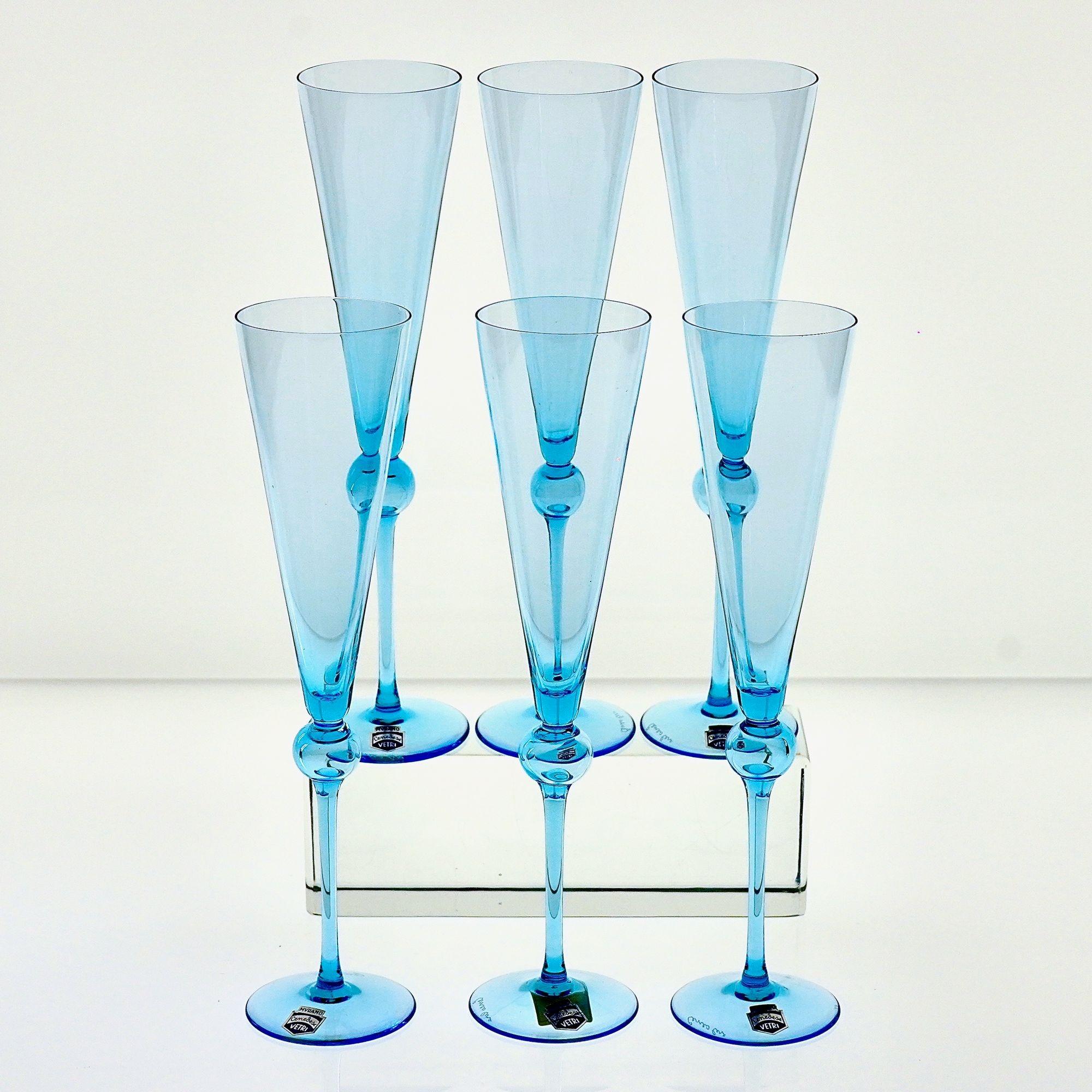 Satz von 6 hohen Flöten, Murano-Glas, signiert Cenedese in zartem Aquamarin-Glas. (Italienisch) im Angebot