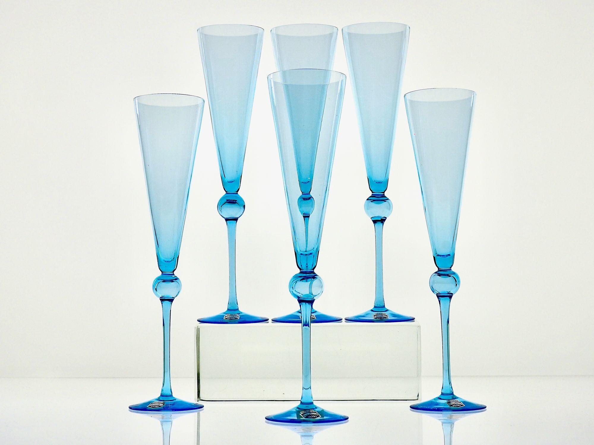 Satz von 6 hohen Flöten, Murano-Glas, signiert Cenedese in zartem Aquamarin-Glas. im Zustand „Hervorragend“ im Angebot in Tavarnelle val di Pesa, Florence