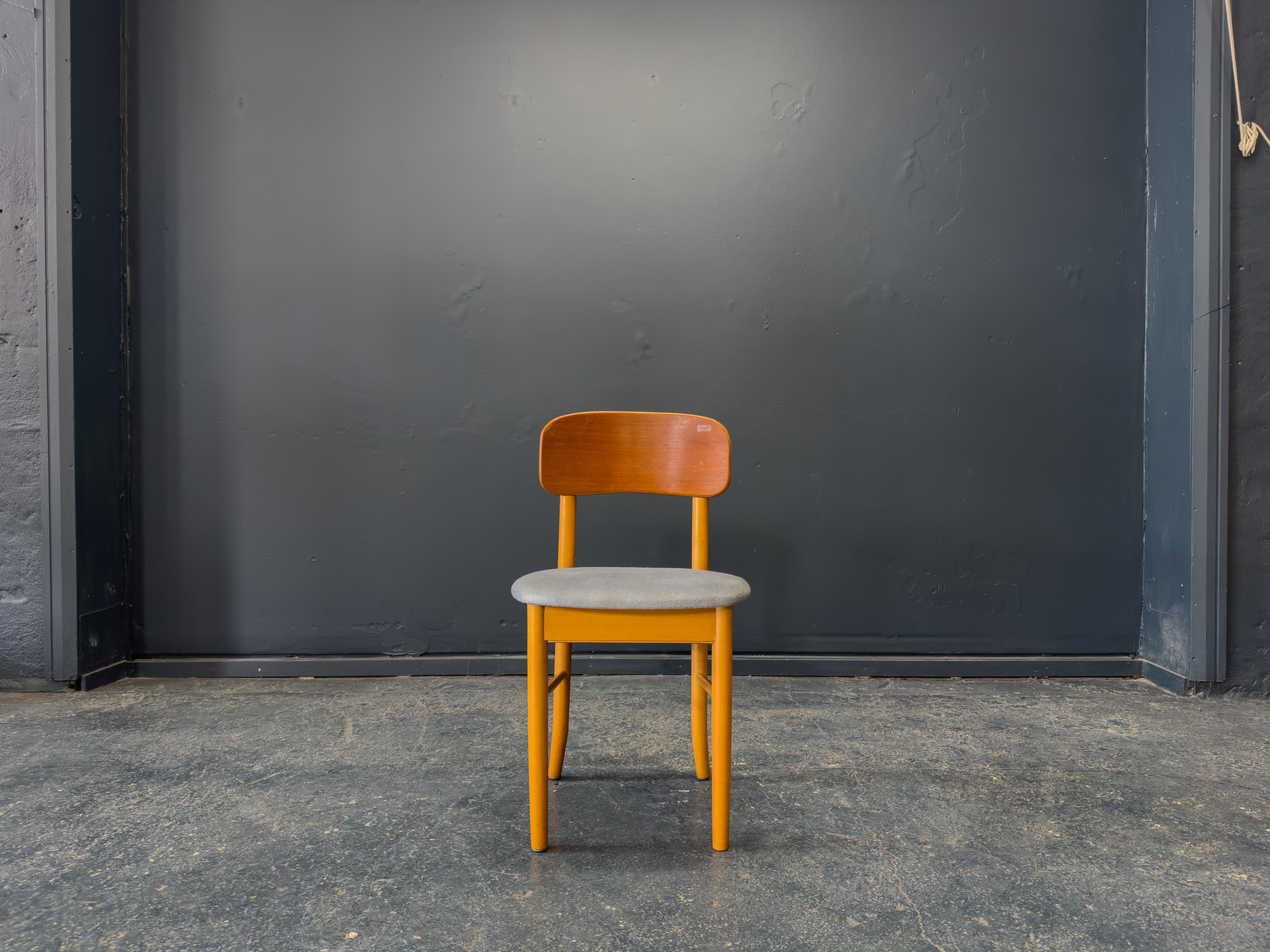 Ensemble de 6 chaises de salle à manger en teck et tapisserie bleue Bon état - En vente à London, GB