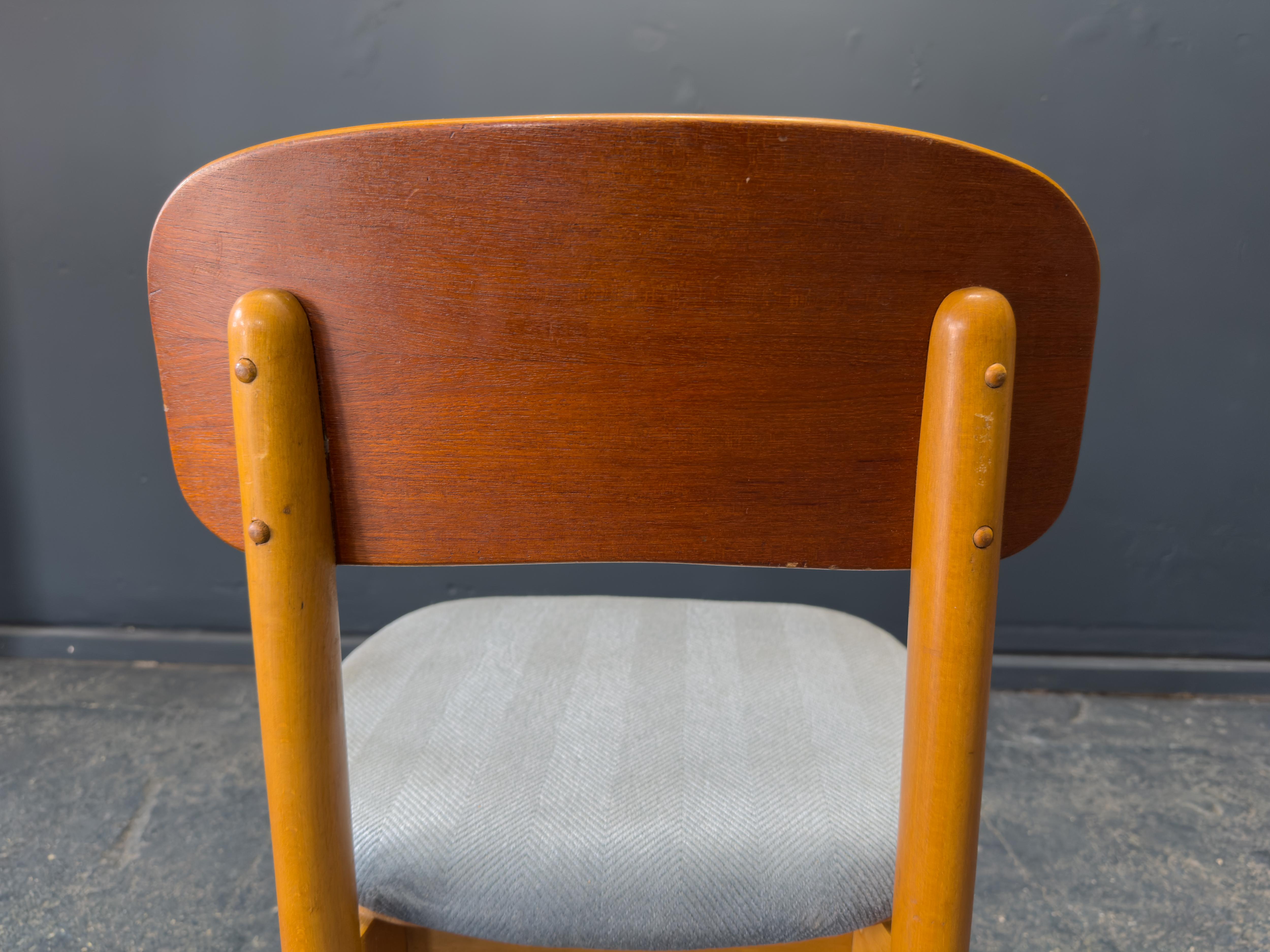 Ensemble de 6 chaises de salle à manger en teck et tapisserie bleue en vente 3