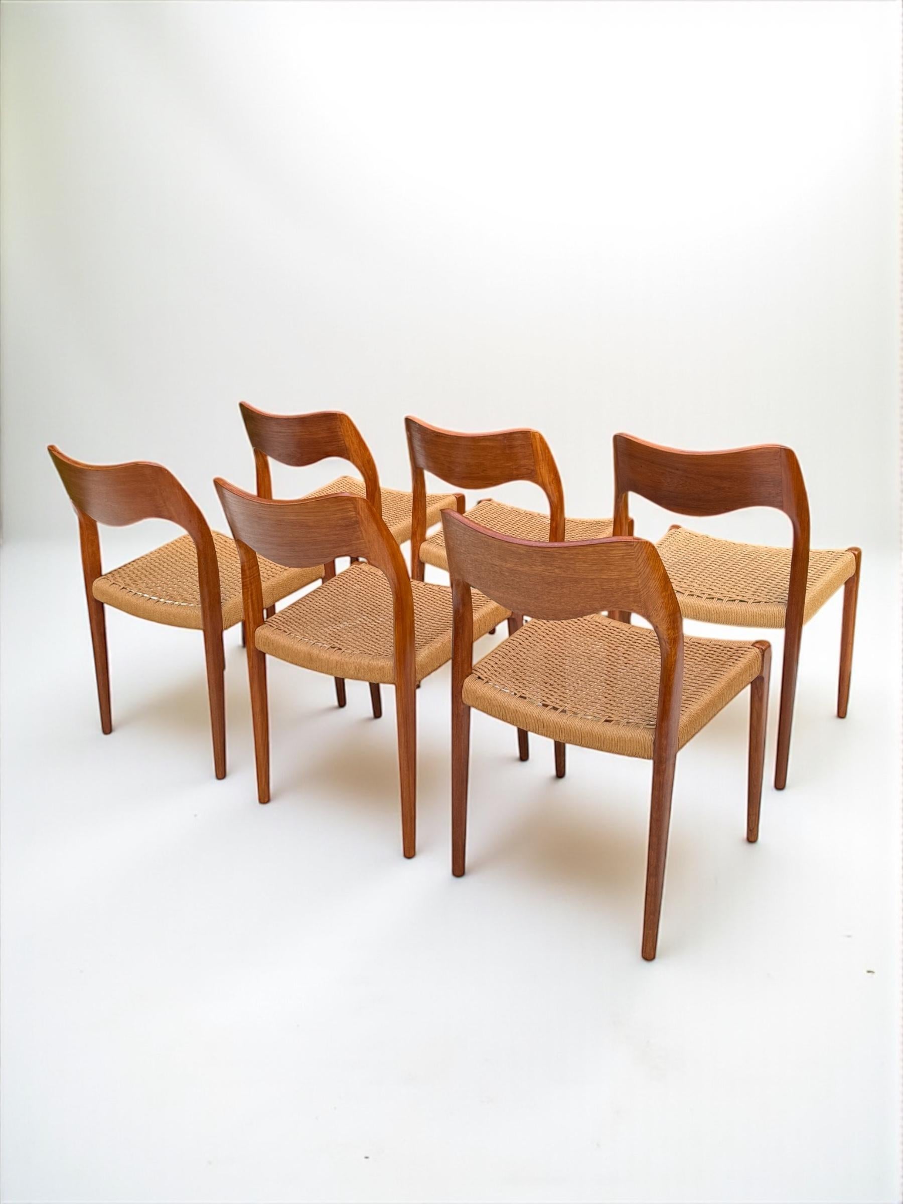 Mid-Century Modern Set of 6 Teak and Paper Cord Model 71 Dining Chairs by Niels O Møller 1960's For Sale