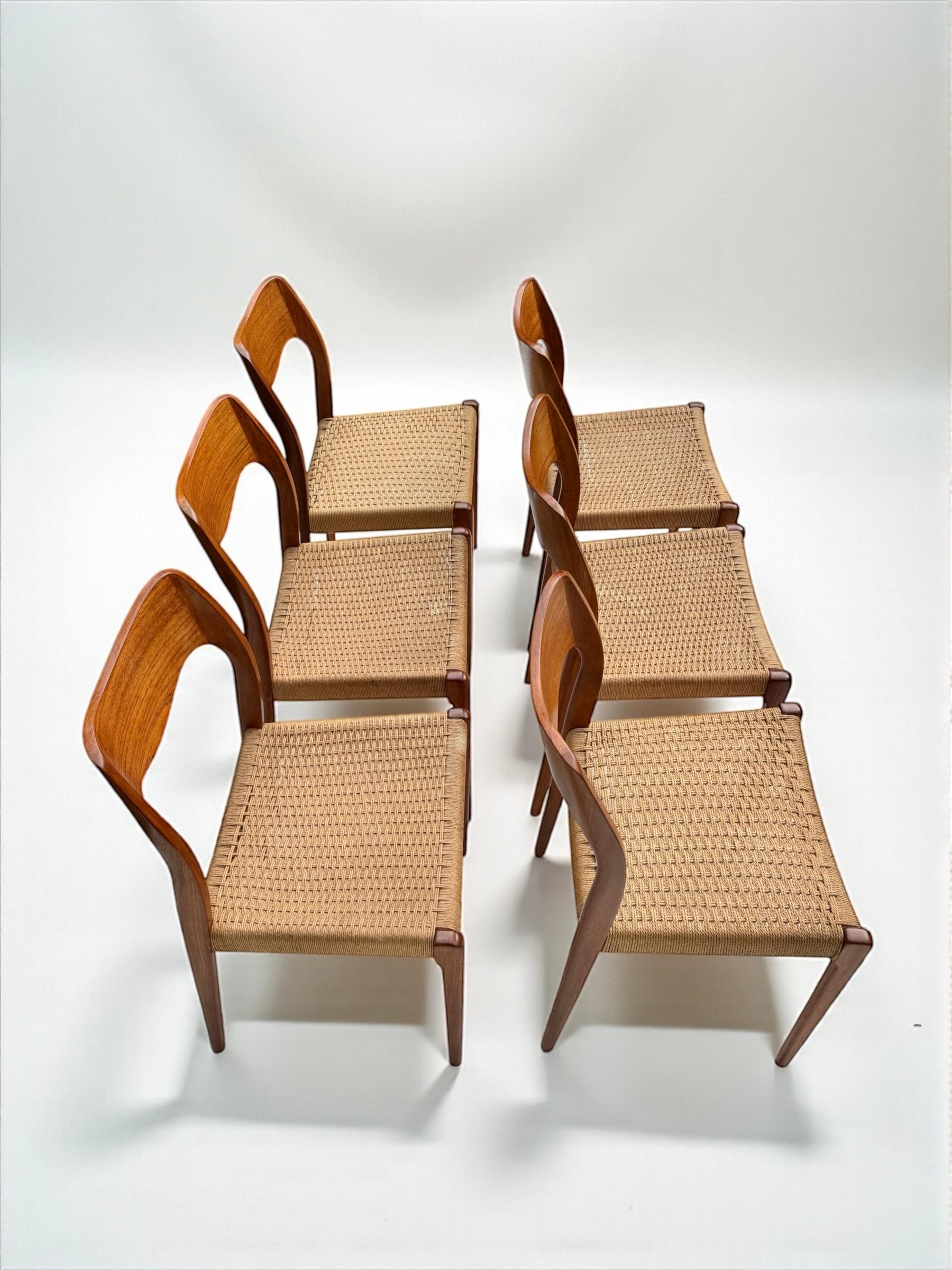 Set of 6 Teak and Paper Cord Model 71 Dining Chairs by Niels O Møller 1960's In Good Condition For Sale In London, GB