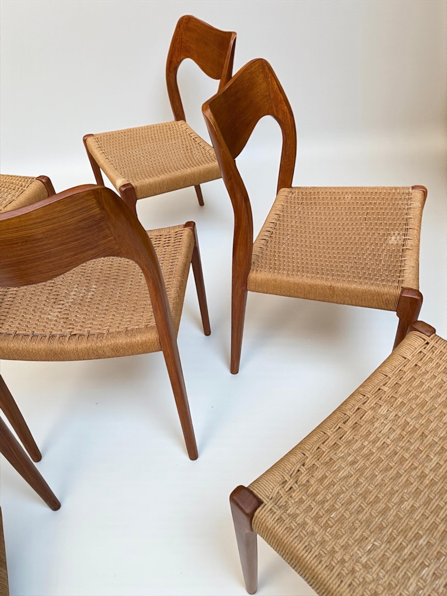 20th Century Set of 6 Teak and Paper Cord Model 71 Dining Chairs by Niels O Møller 1960's For Sale