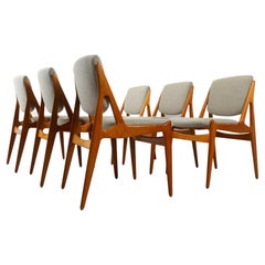 Set of 6 teak chairs by Vodder and  4 teak chairs by Jørgensen. 